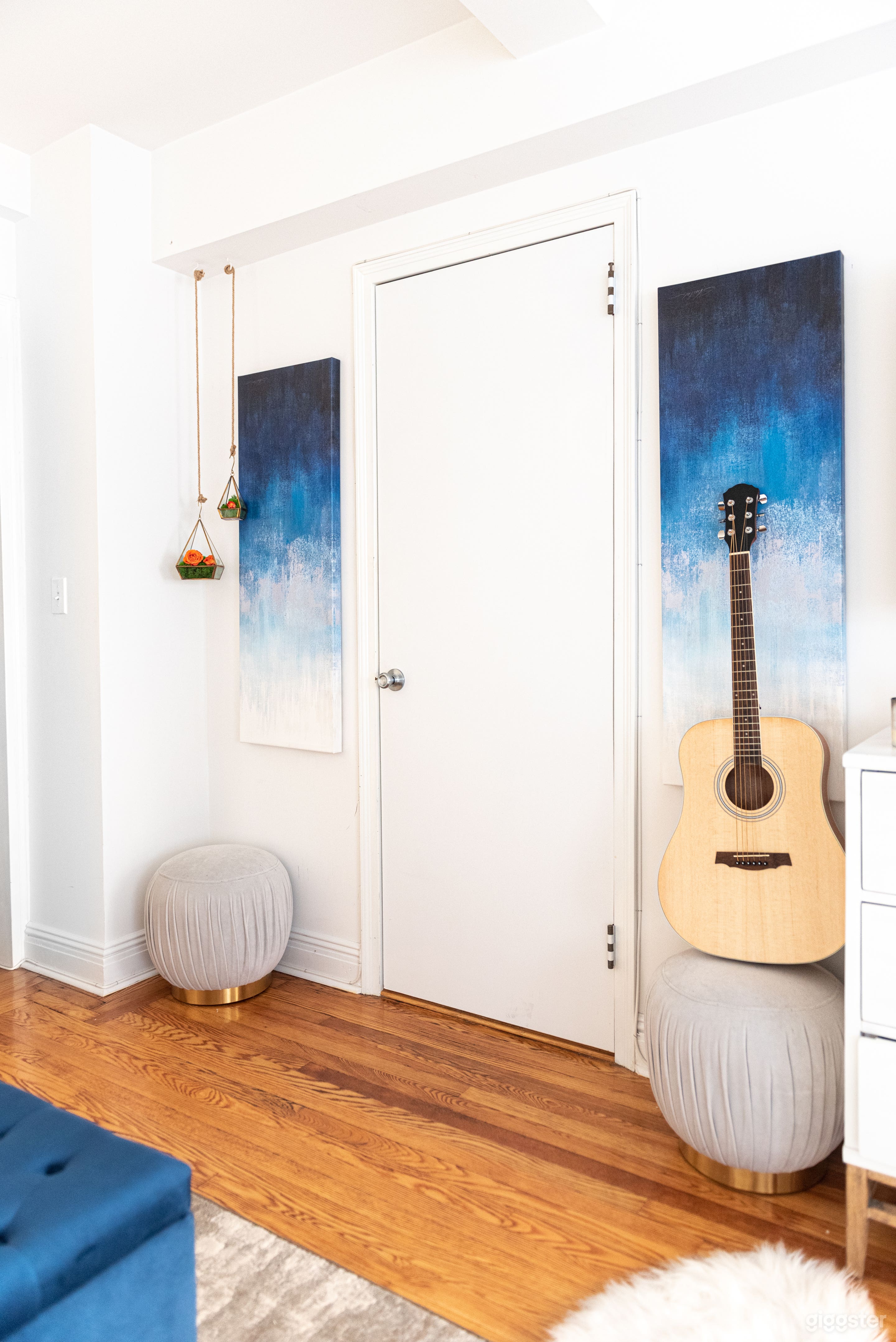 Bright, Cozy and Contemporary Chelsea Studio Photo 4