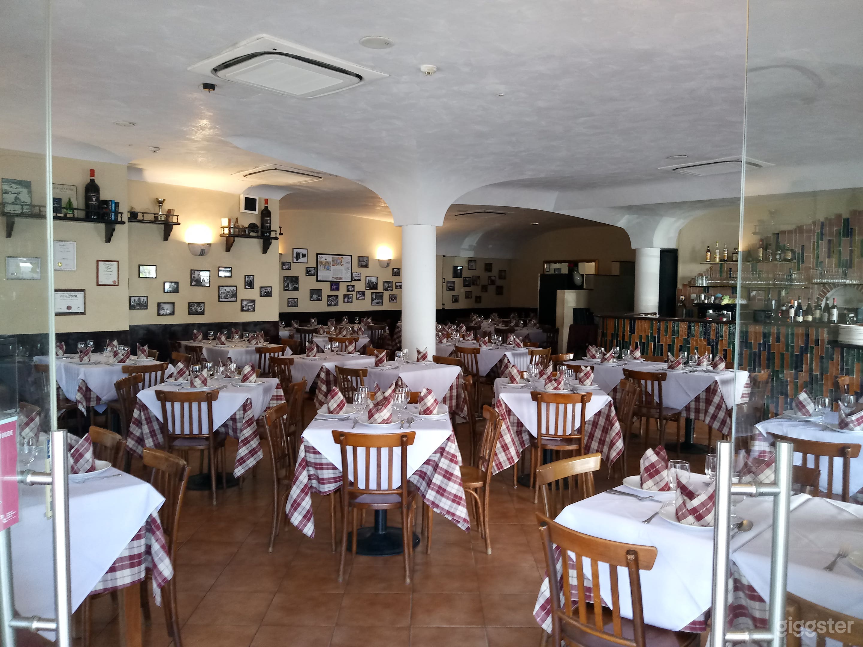 Italian Restaurant with wooden oven area Photo 3