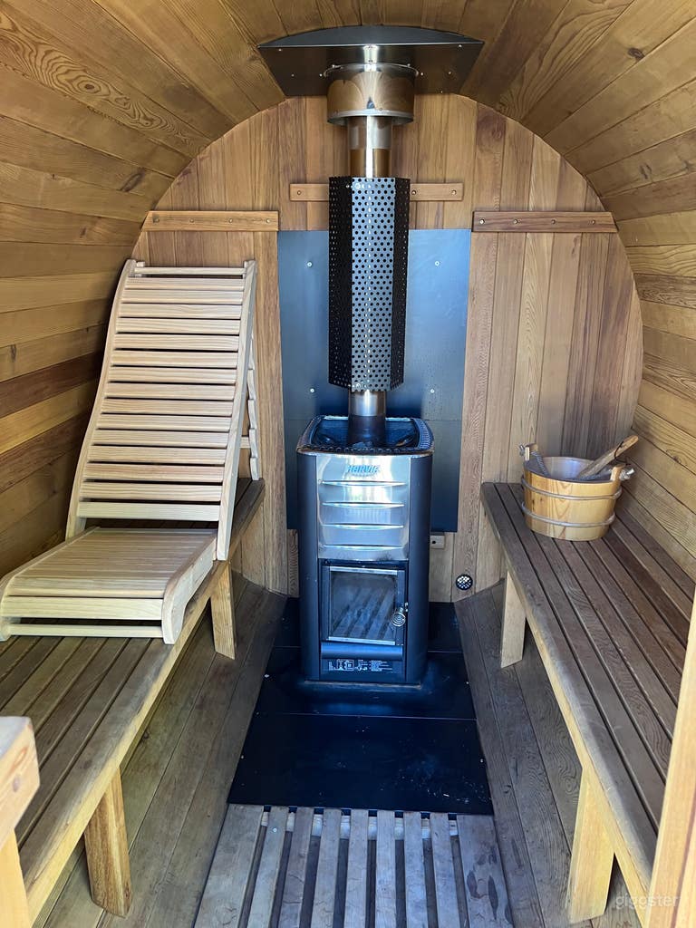  6 person outdoor barrel sauna with wood burning stove 
