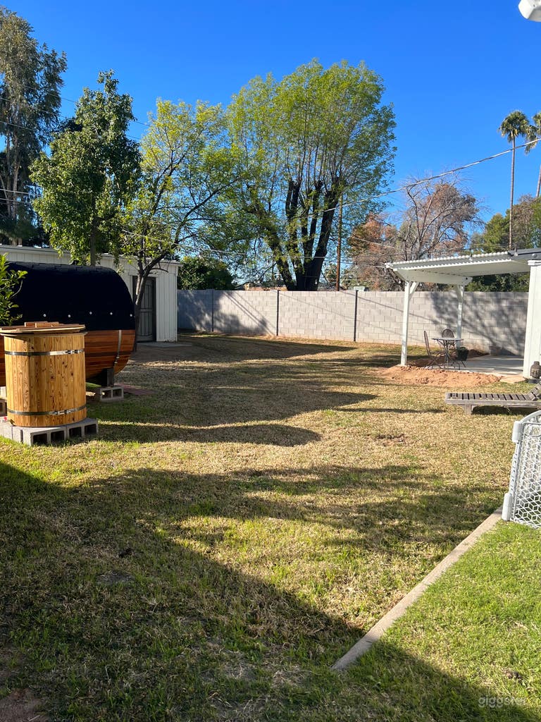  patio and outdoor shower 