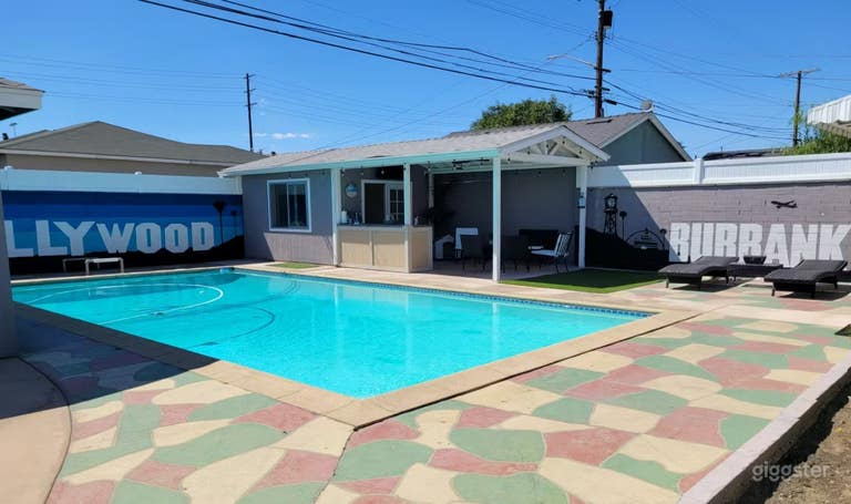  Gorgeous Burbank pool  