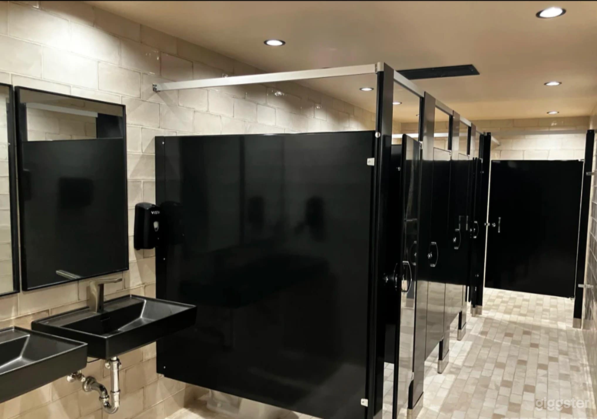 Classy, Newly Built Theater And Event Space With A Lobby Photo 4