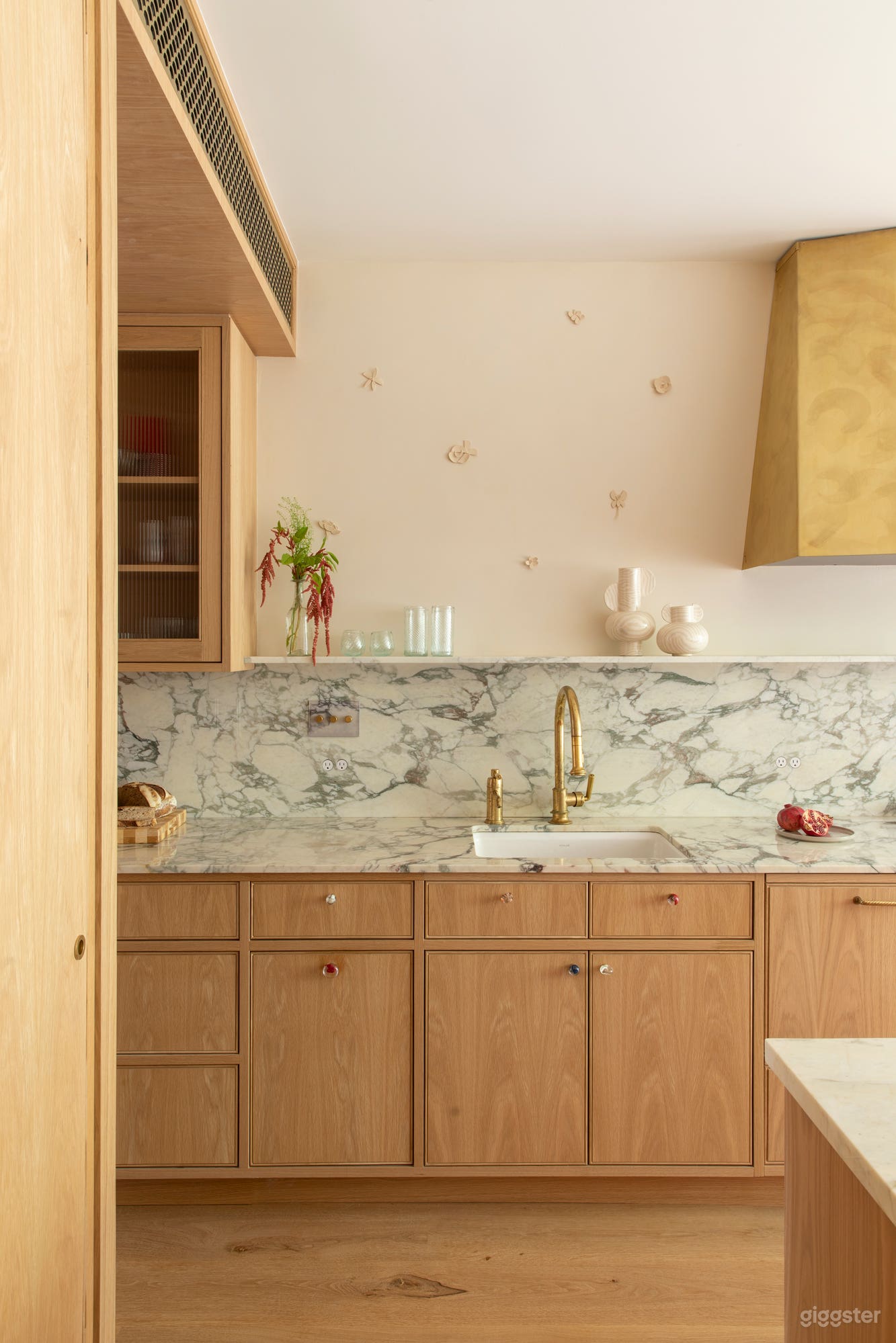 Fully Renovated, Elegant, Landmarked Townhouse Photo 3