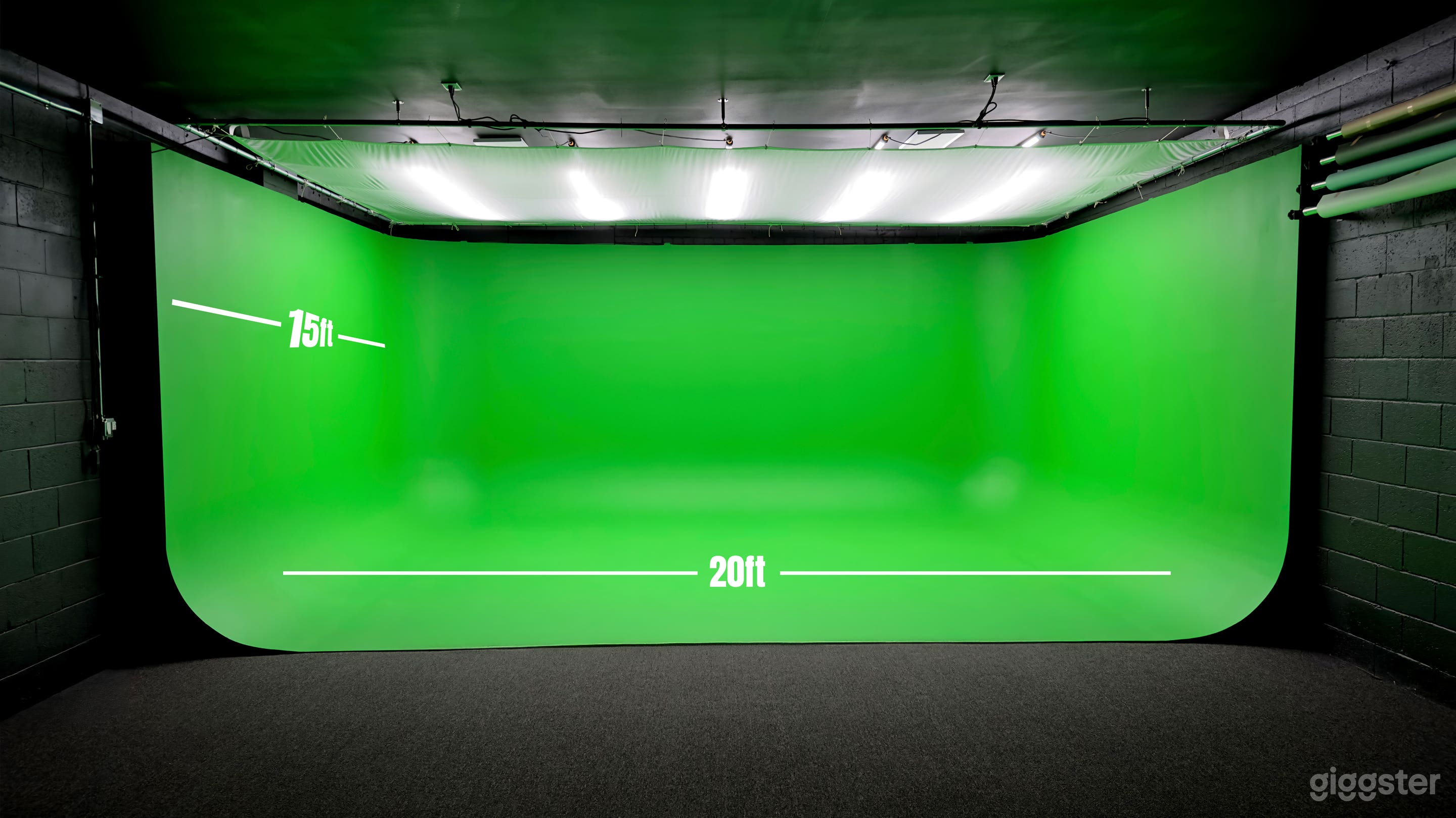 Dallas Content Studio / Green Cyc Wall / Photo / Podcast Photo 2