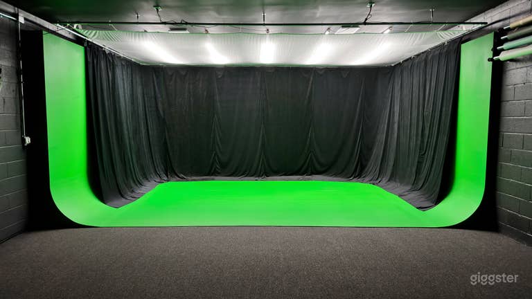  Dallas Content Studio / Green Cyc Wall / Photo / Podcast 