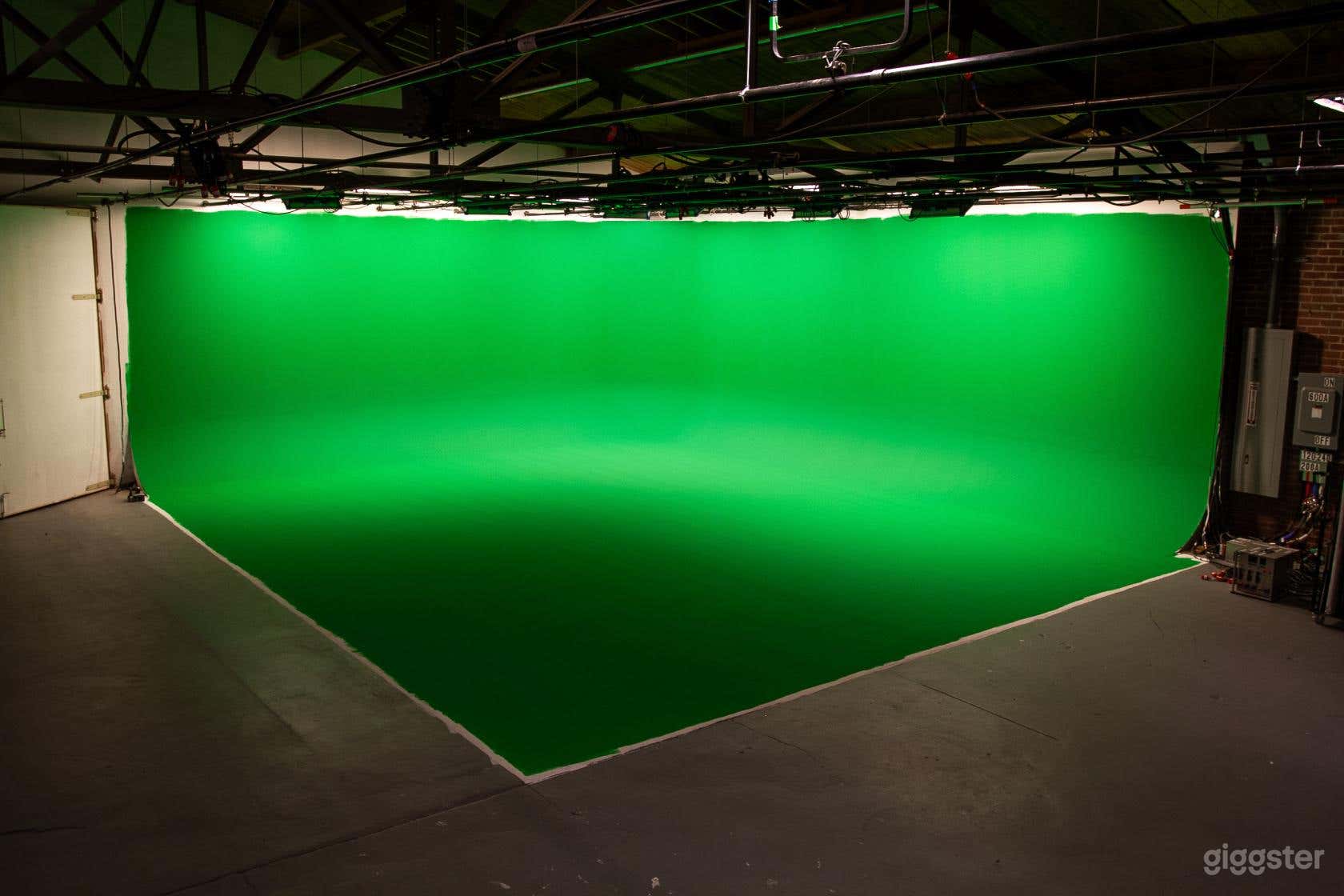 Soundstage &amp; Recording Studio (Full Studio Access) Photo 2