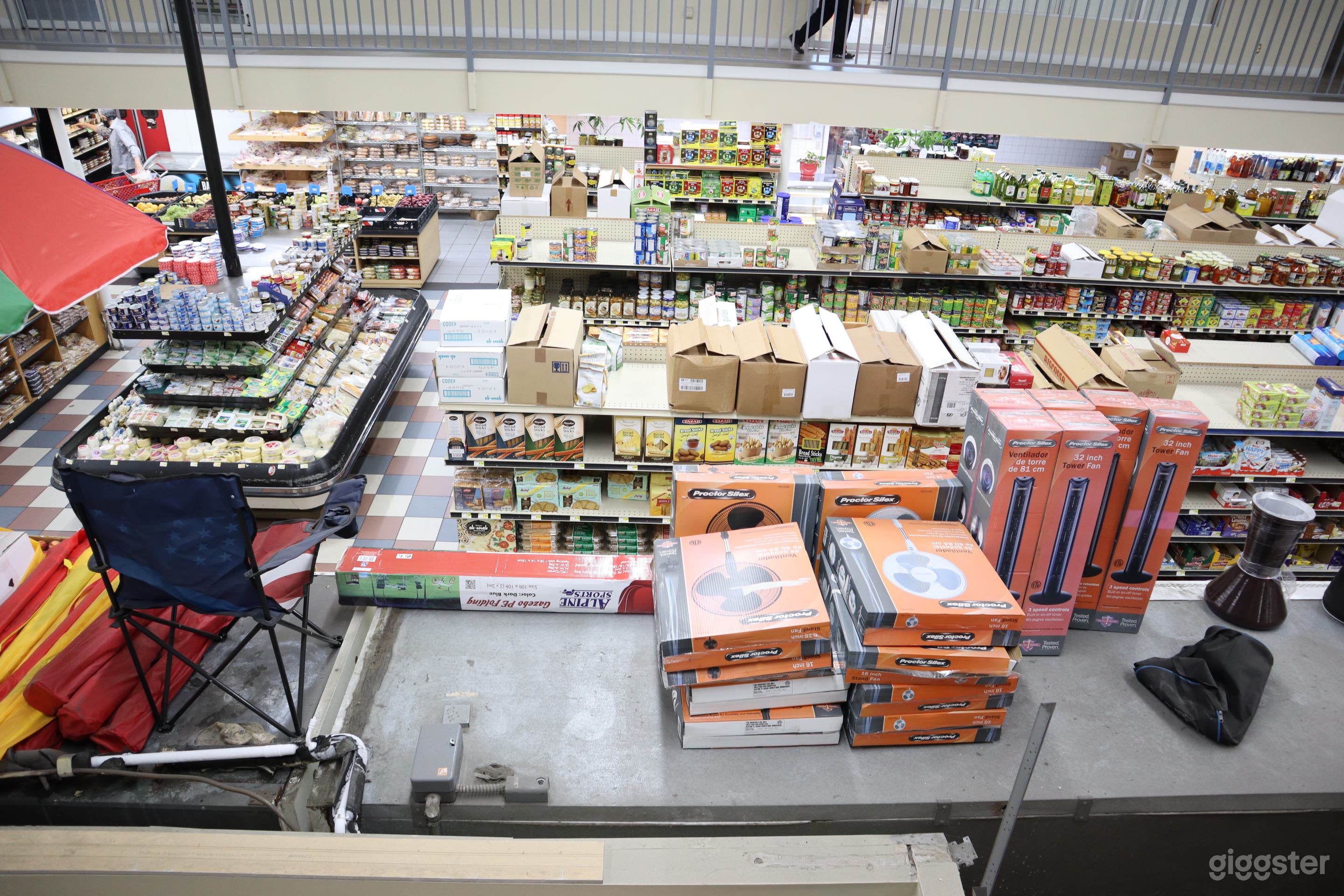 Huge food market with parking and office Photo 2