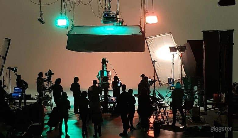 Studio 1 - 3 Wall full Cove, Soundstage Cyclorama Photo 4