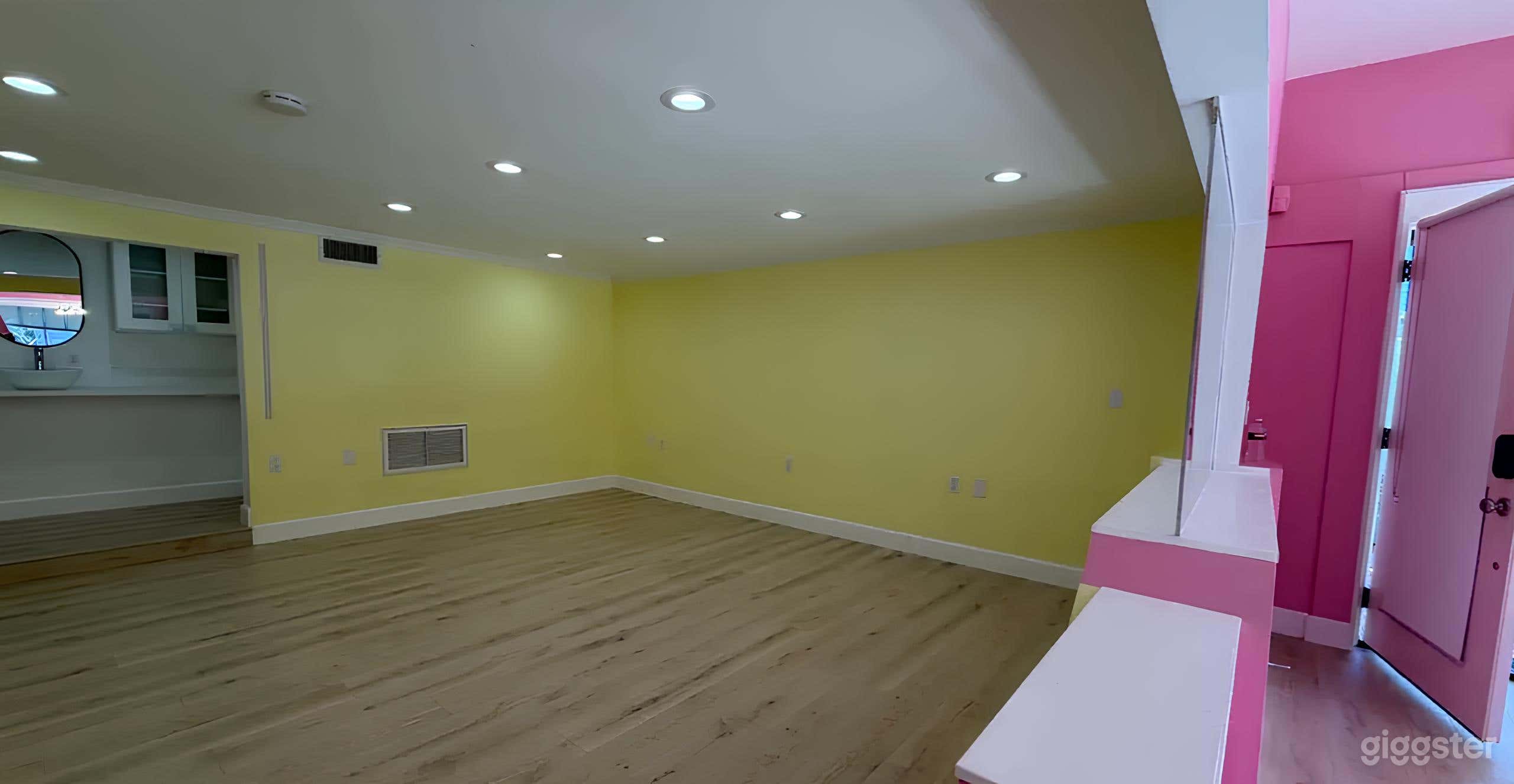 The Yellow Room for Content Creation Photo 2