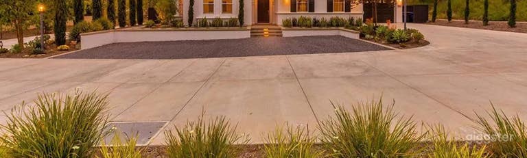  Breathtaking Contemporary with remarkable outdoors 