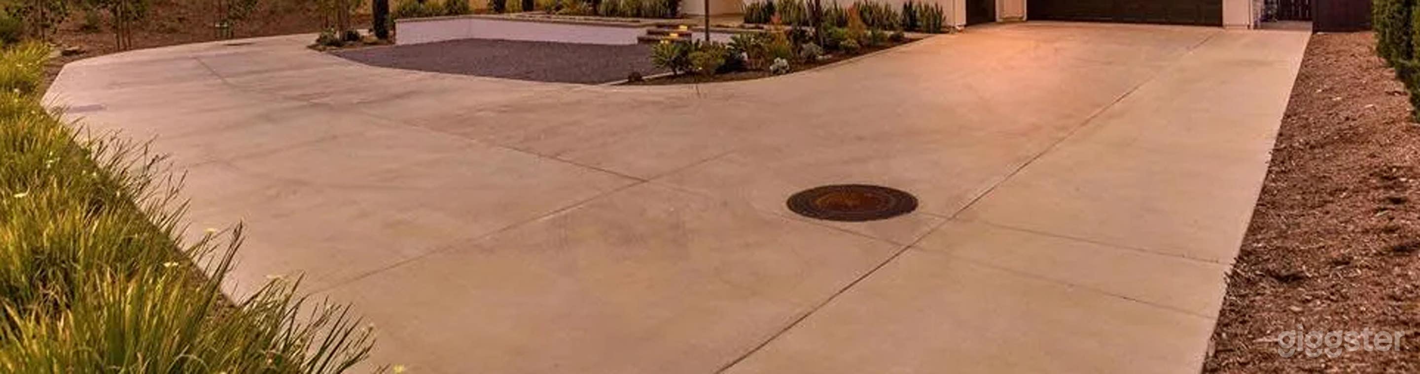 Breathtaking Contemporary with remarkable outdoors Photo 2