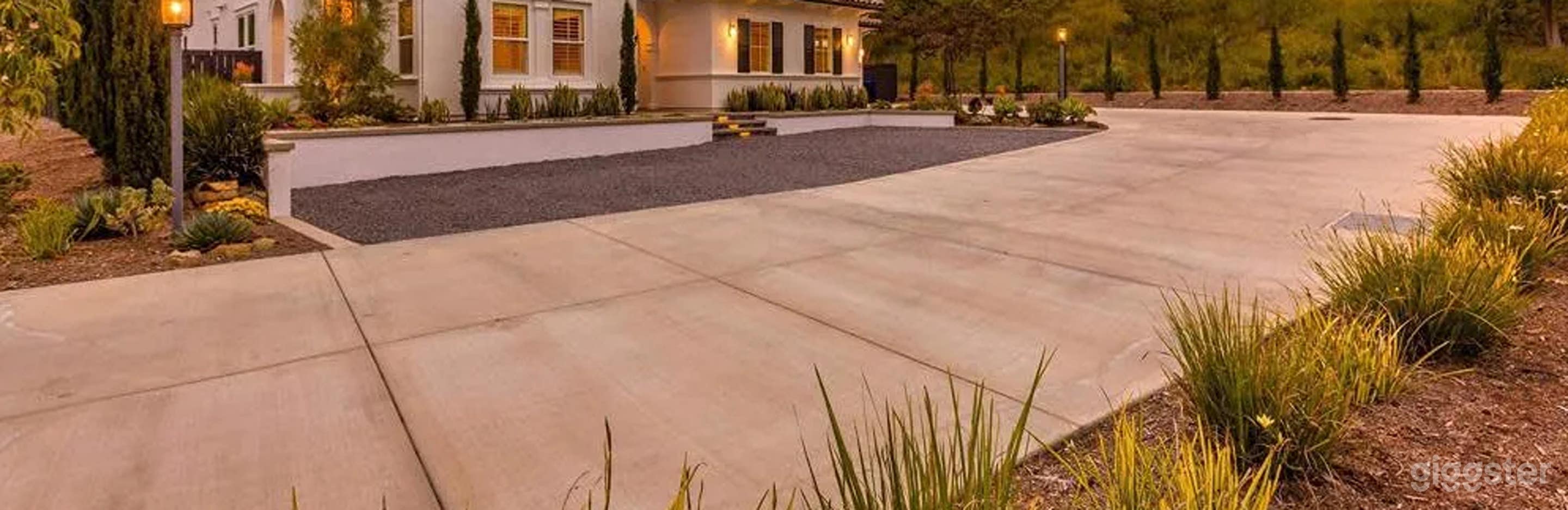 Breathtaking Contemporary with remarkable outdoors Photo 3