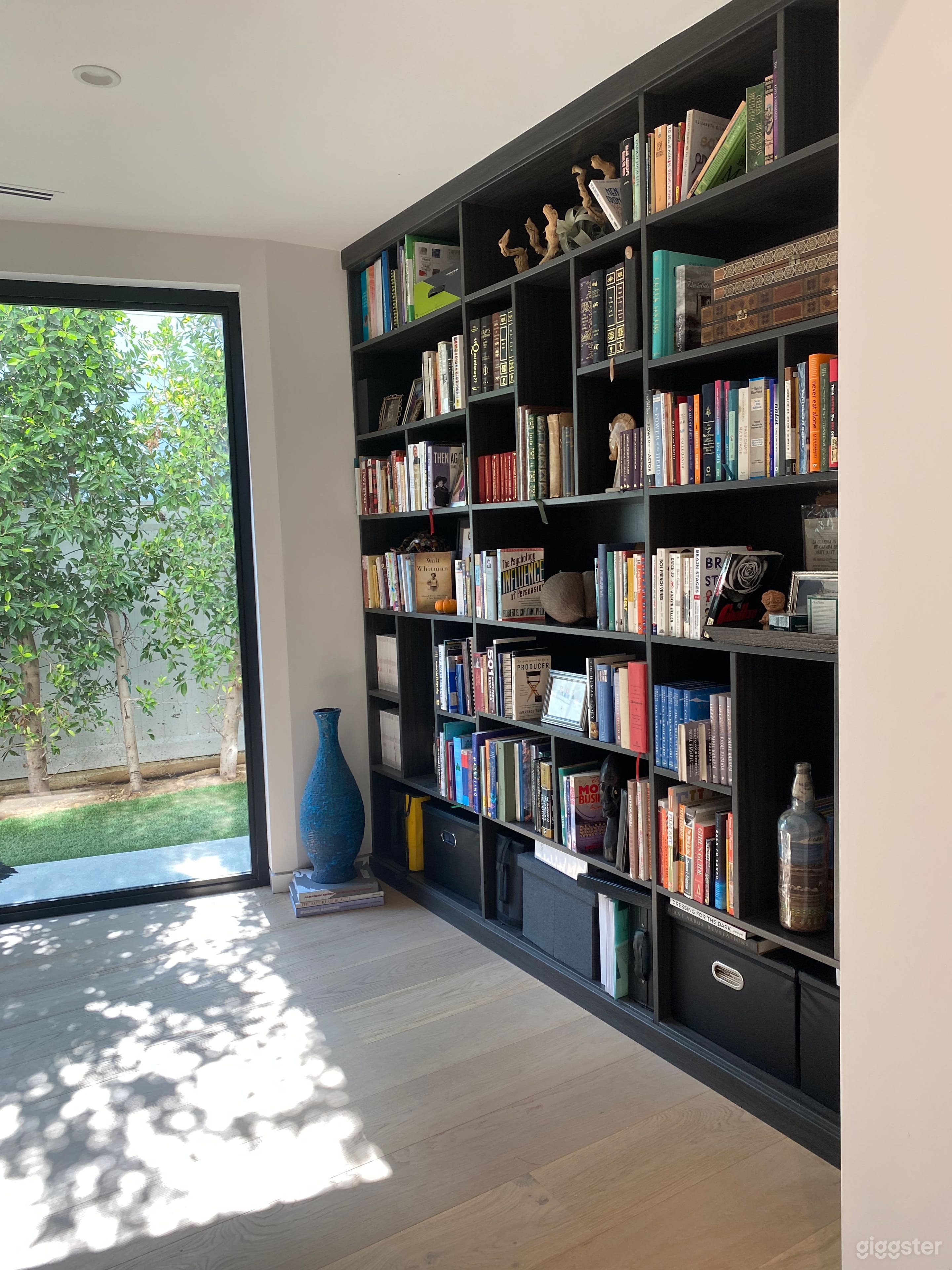 Modern, Secluded Oasis Photo 3