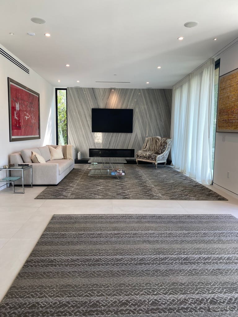  Modern, Secluded Oasis 