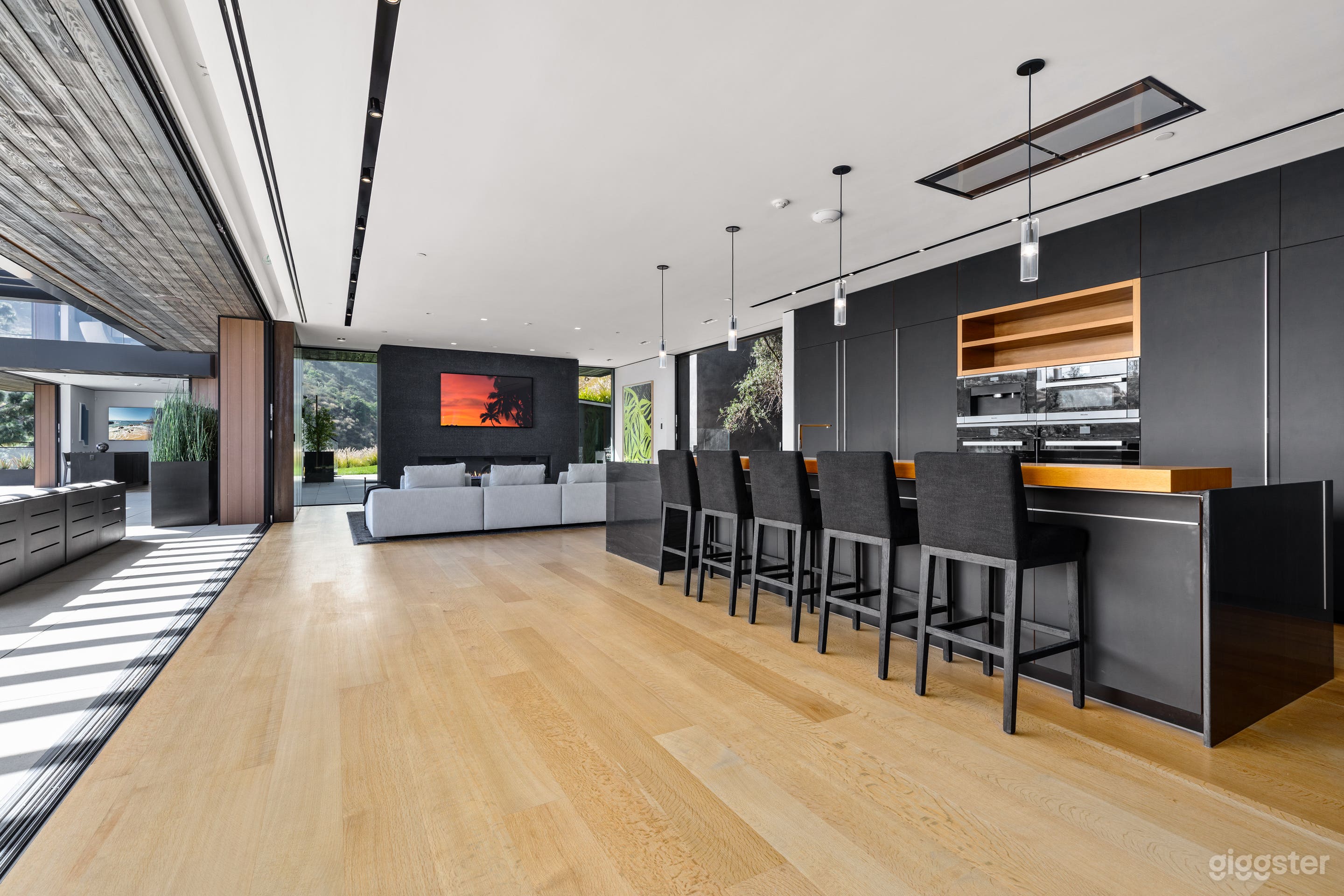 EPIC GLASS MODERN HILLSIDE ESTATE JETLINER VIEWS Photo 4