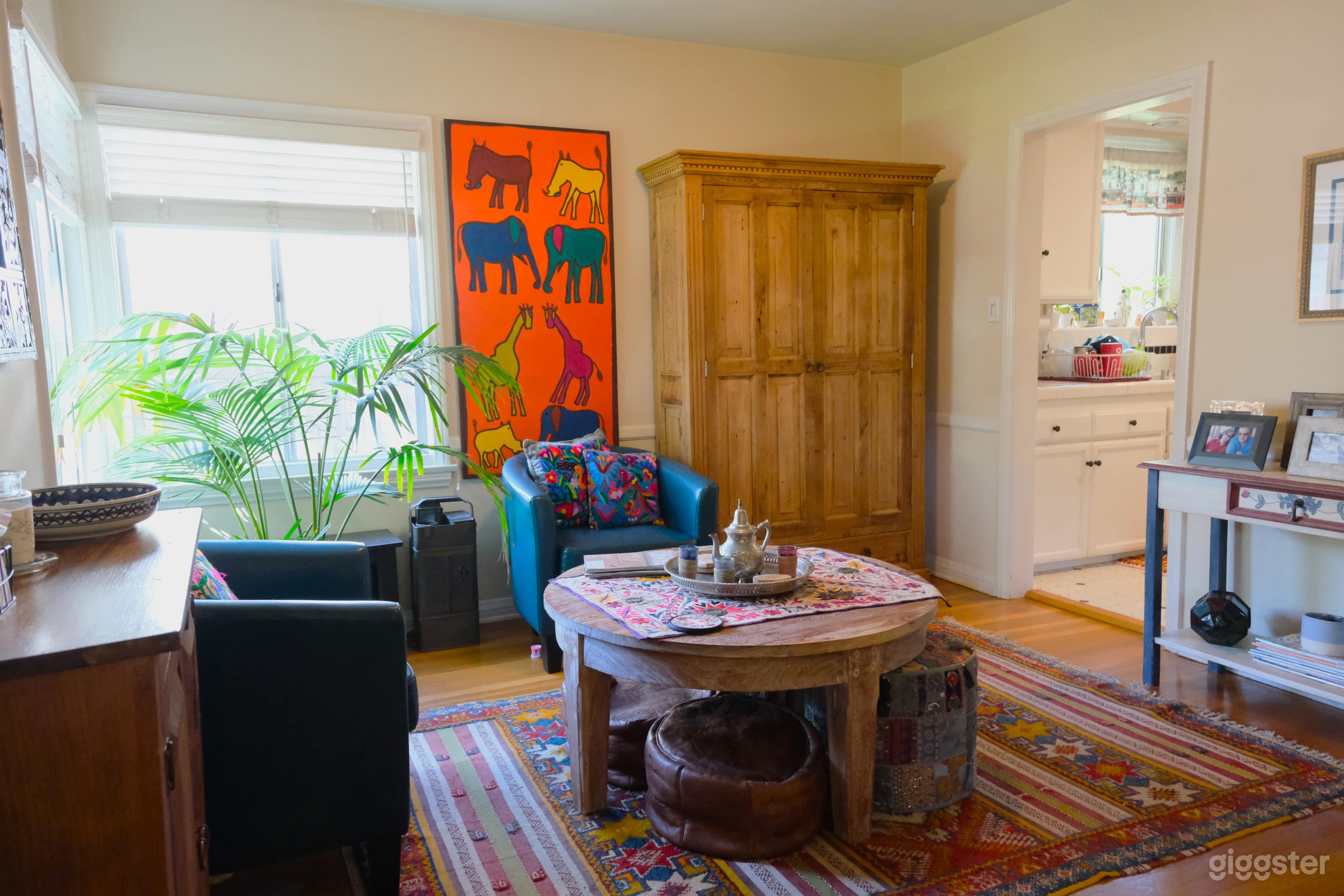 Cozy & Colorful Artist's Oasis in Noho Photo 1