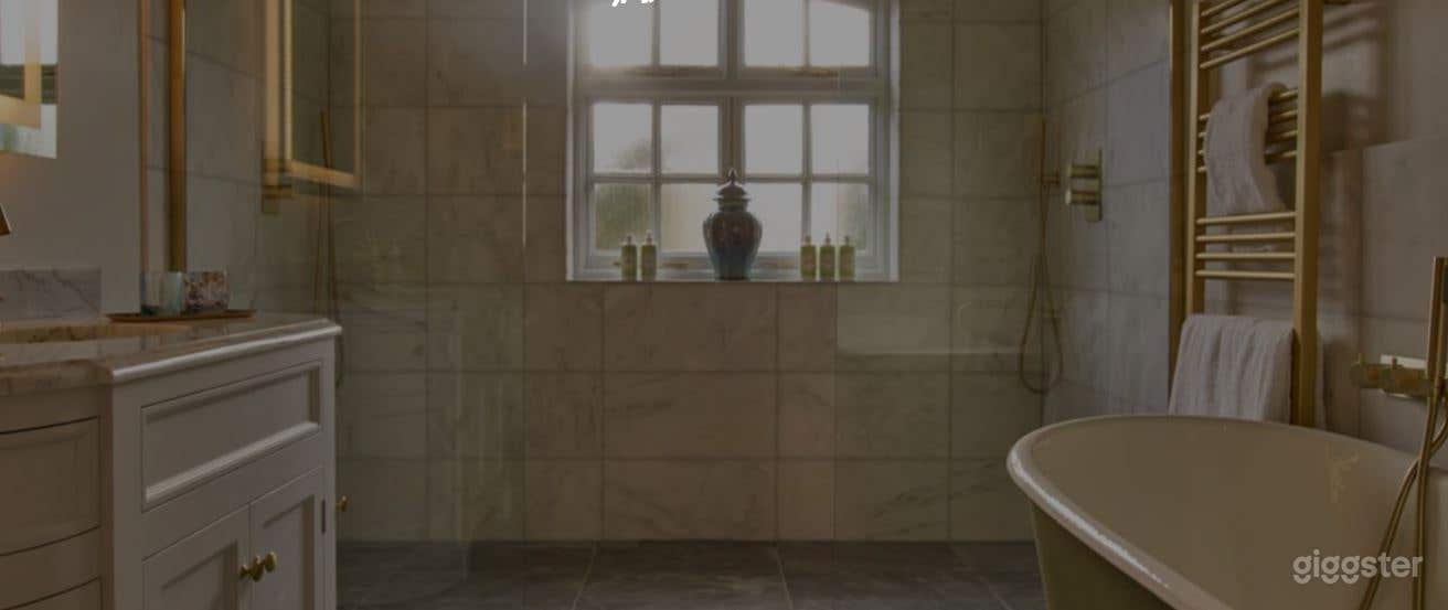 The Hot Tub Junior Suite with a Hint of Mischief  Photo 3