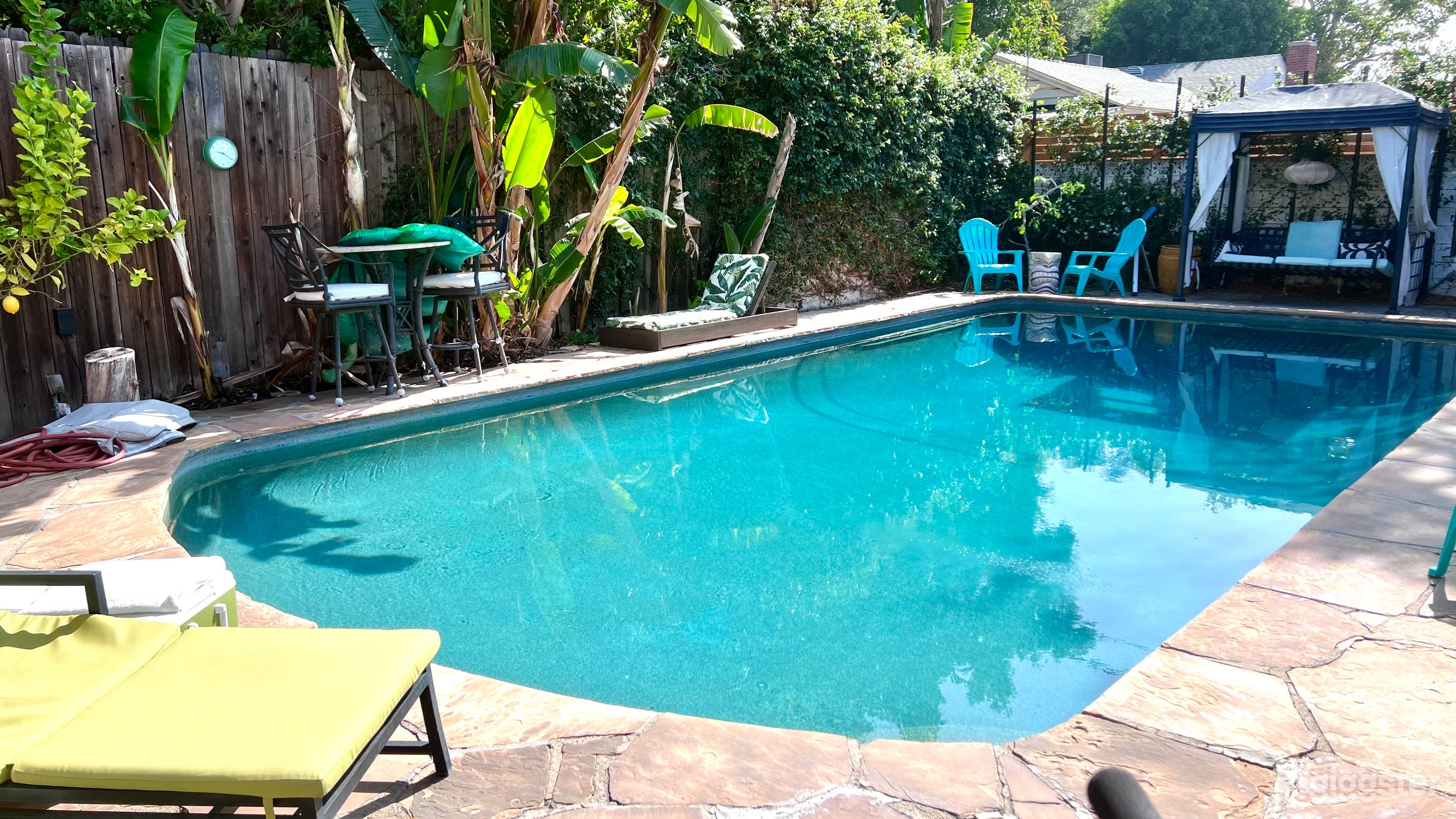 Pool Soiree ! Photo 3