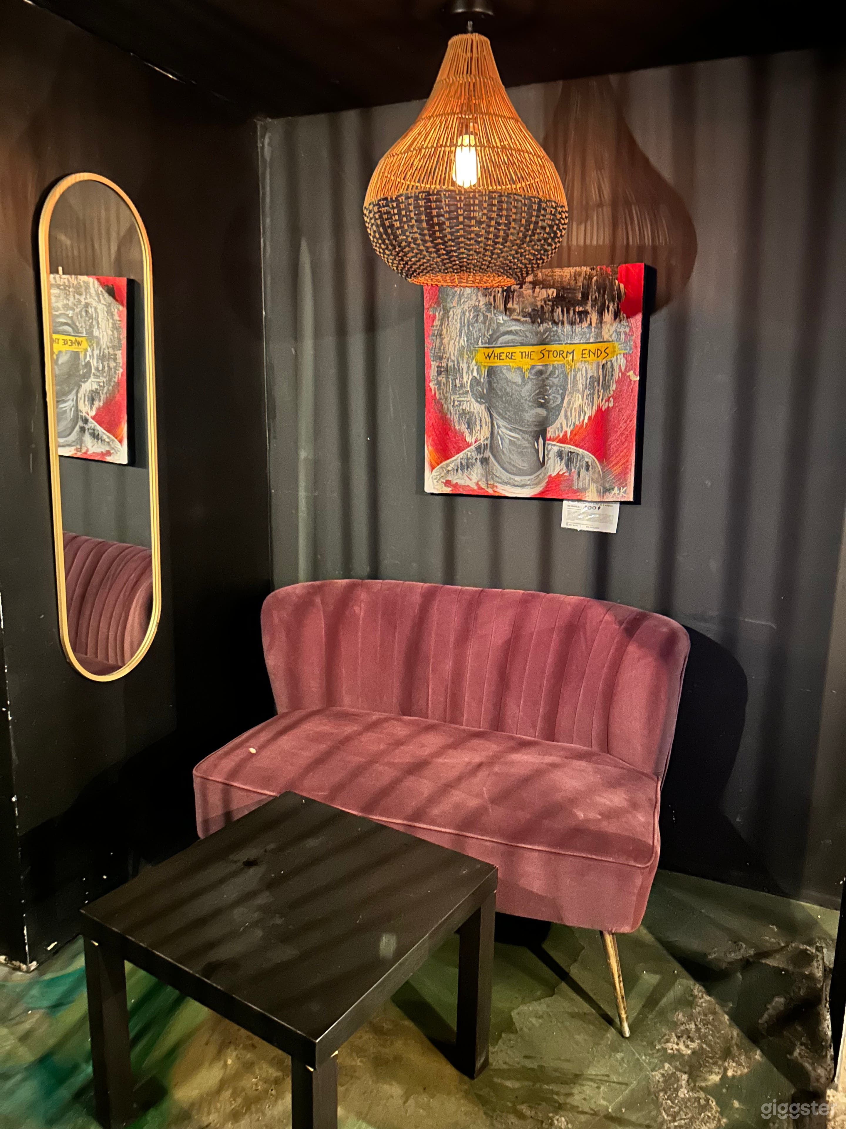 Beautiful Restaurant/Lounge Photo 3