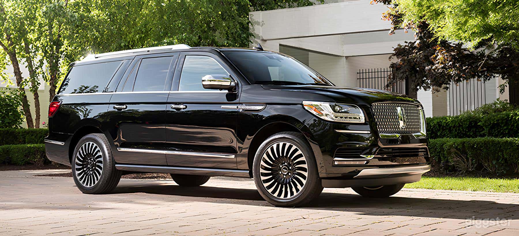 Lincoln Navigator Photo 1
