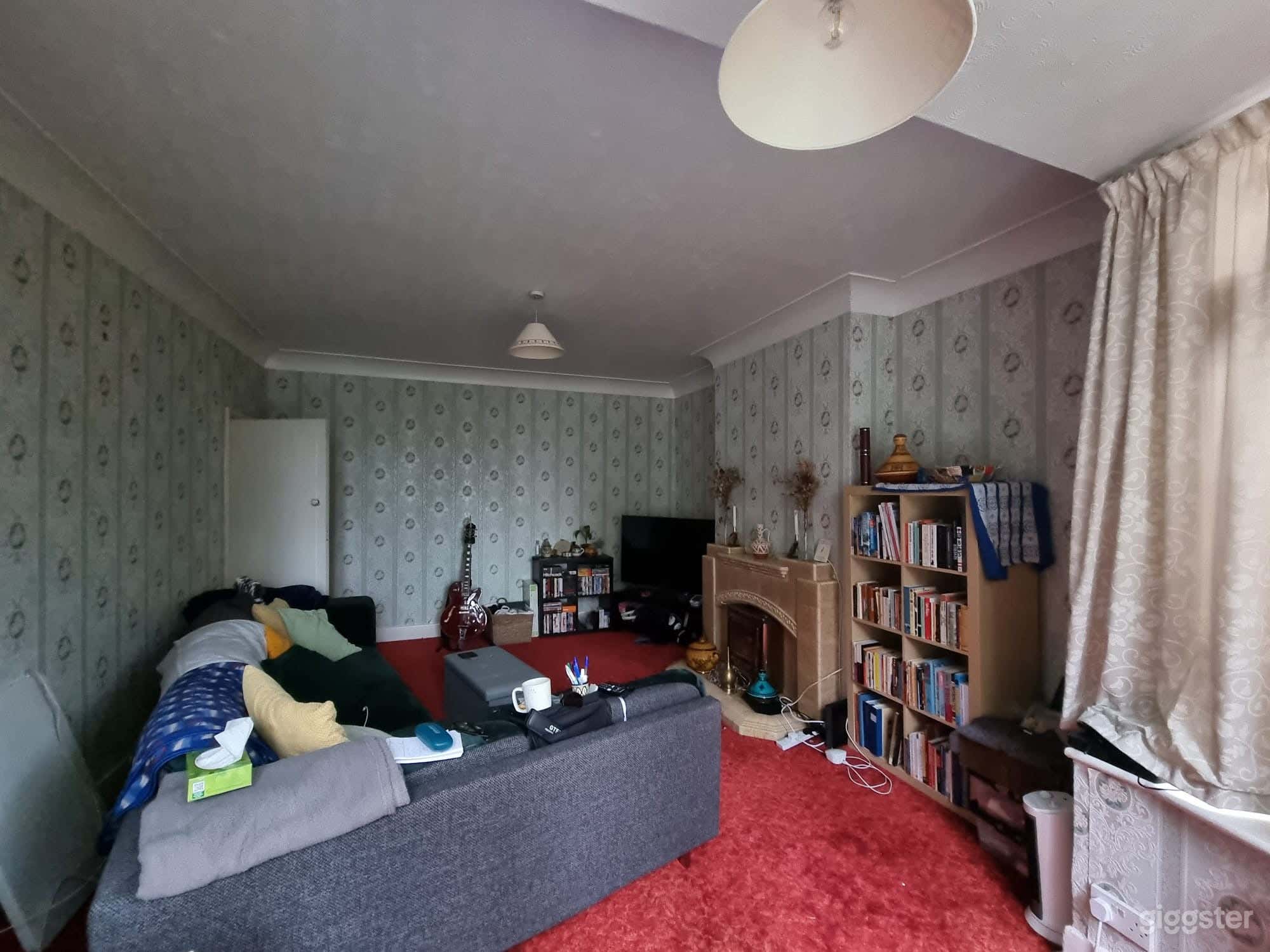 Bright 4-Bed Family Home in Southeast London Photo 3