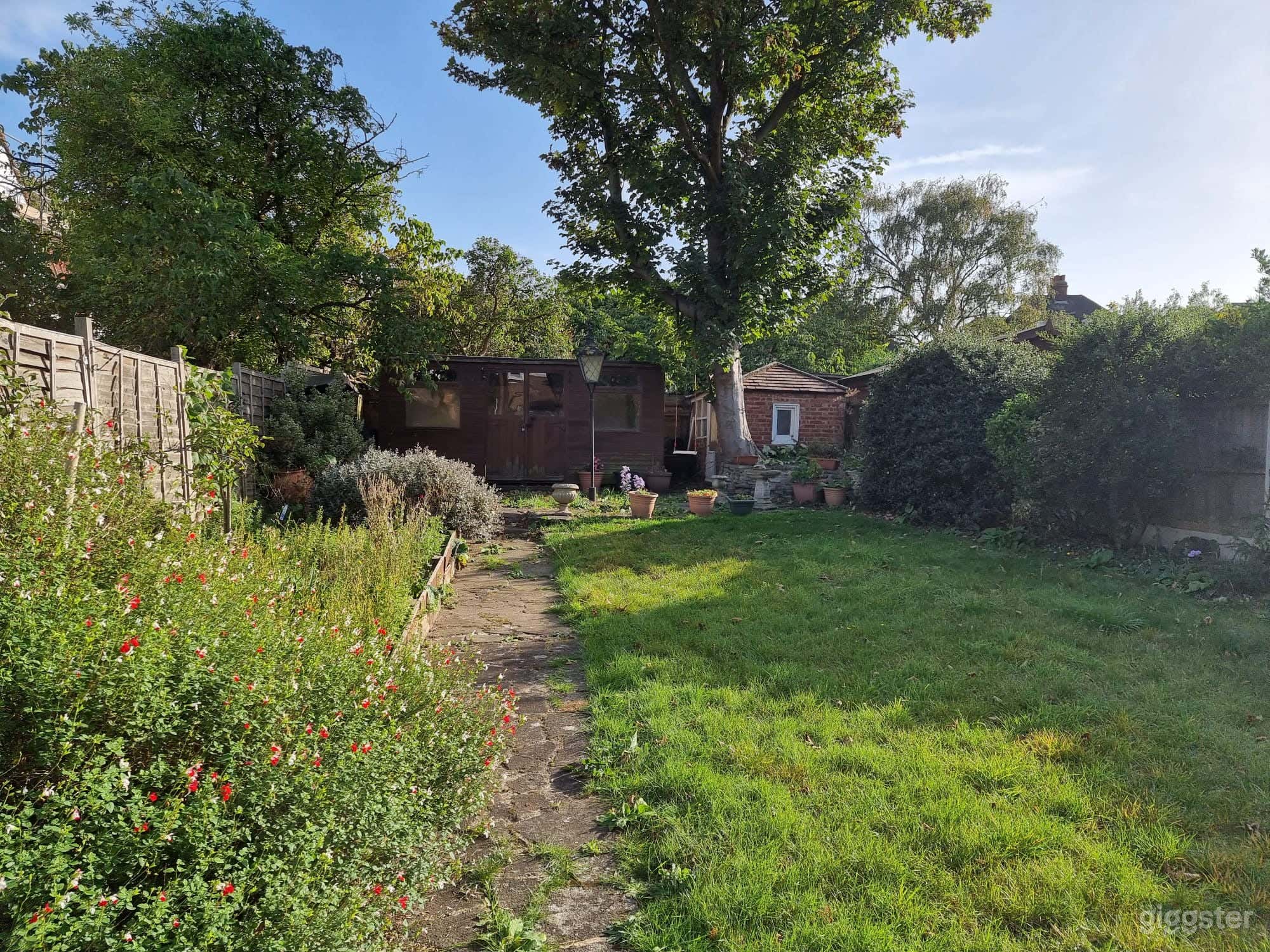 Bright 4-Bed Family Home in Southeast London Photo 2