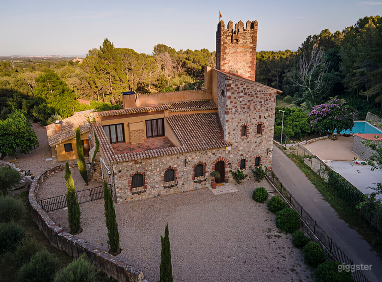  Castle With Pool And Outdoor Spaces 