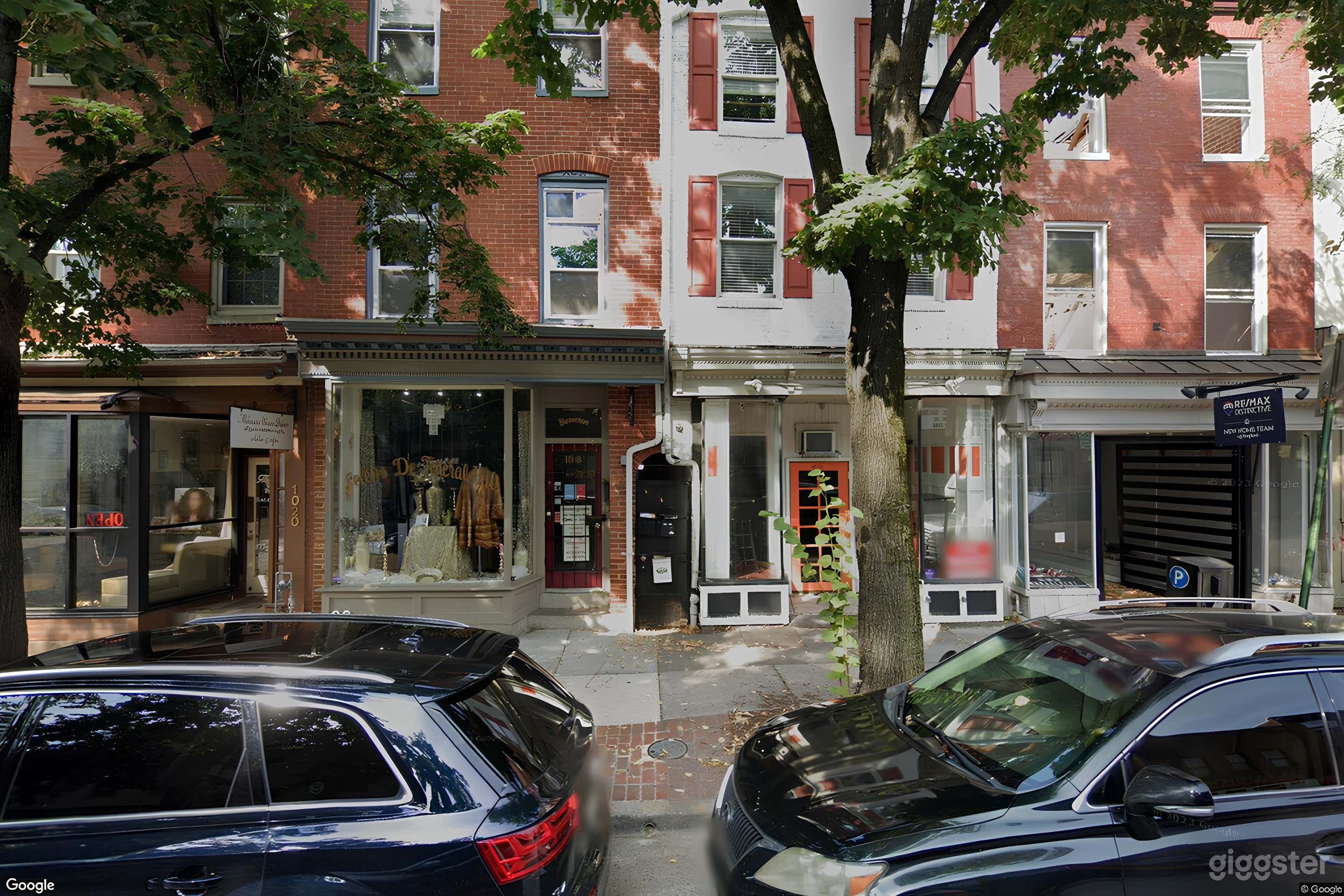 Upper Level Apartment  Photo 1