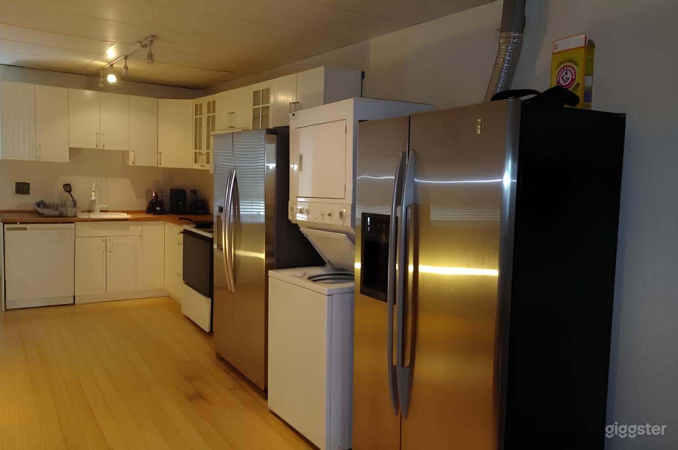 Upper Level Apartment  Photo 2