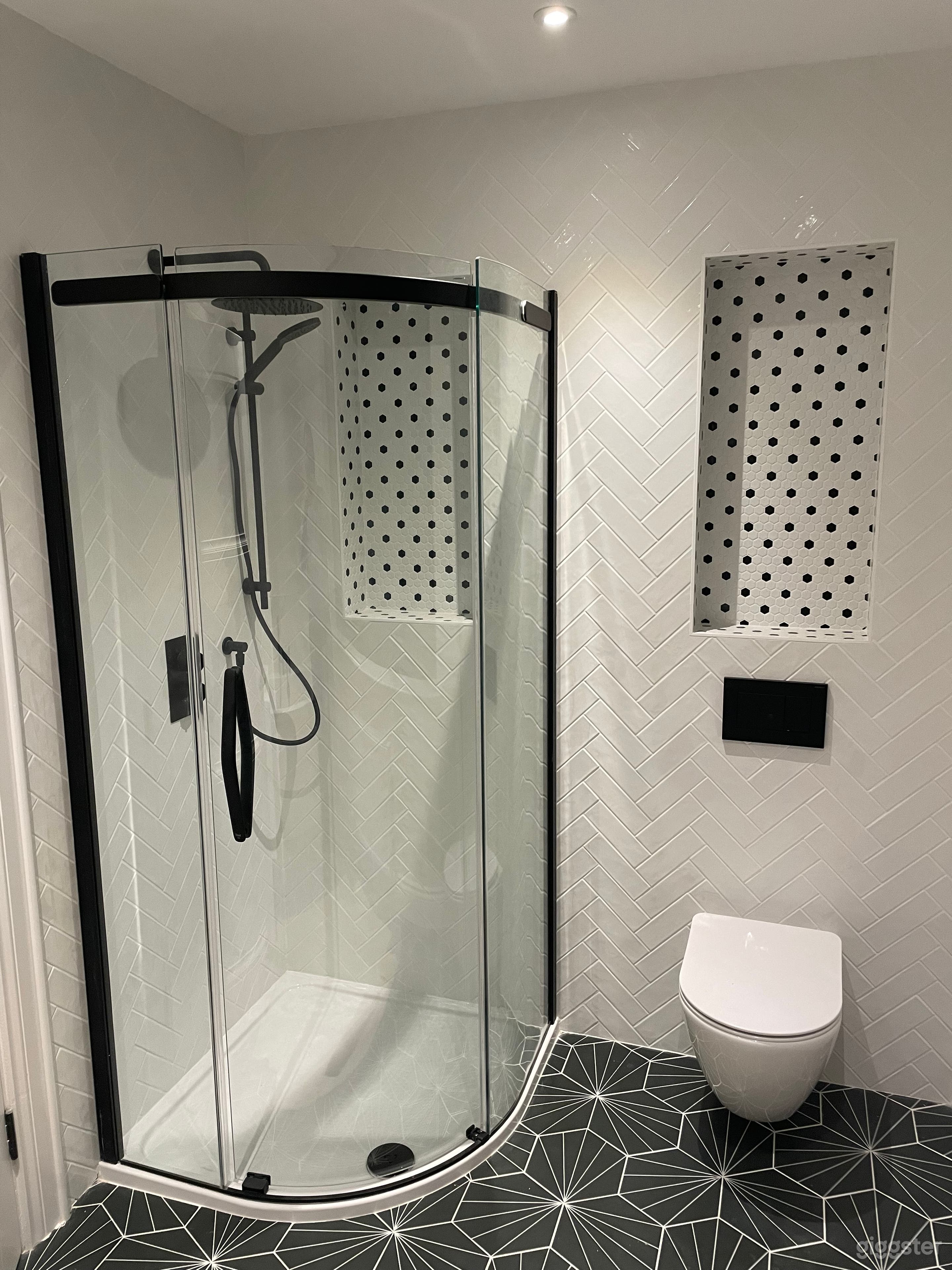 Abercorn house, large, modern, detached home Photo 4