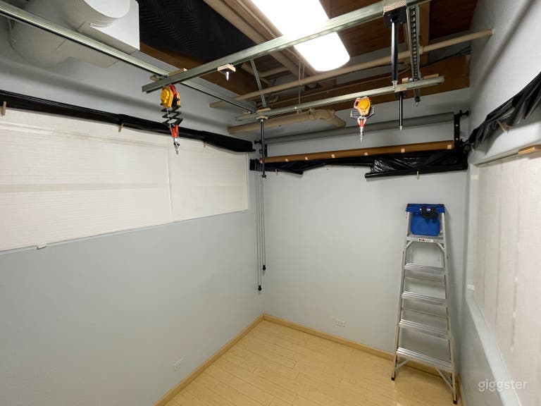  Cozy All-In-One Photography and Film Studio 