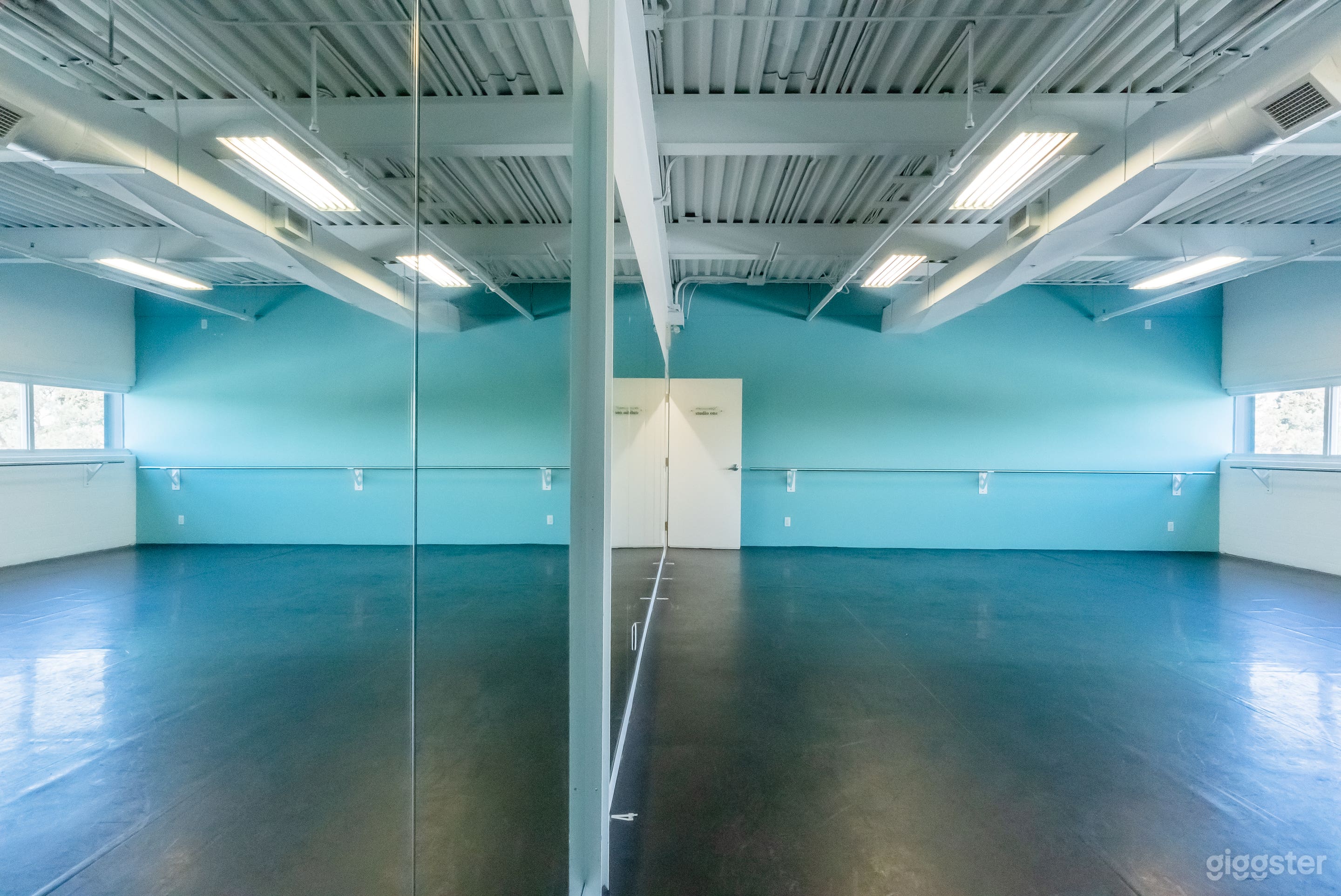 Studio 1 with Full Length Mirrors in Markham Photo 2
