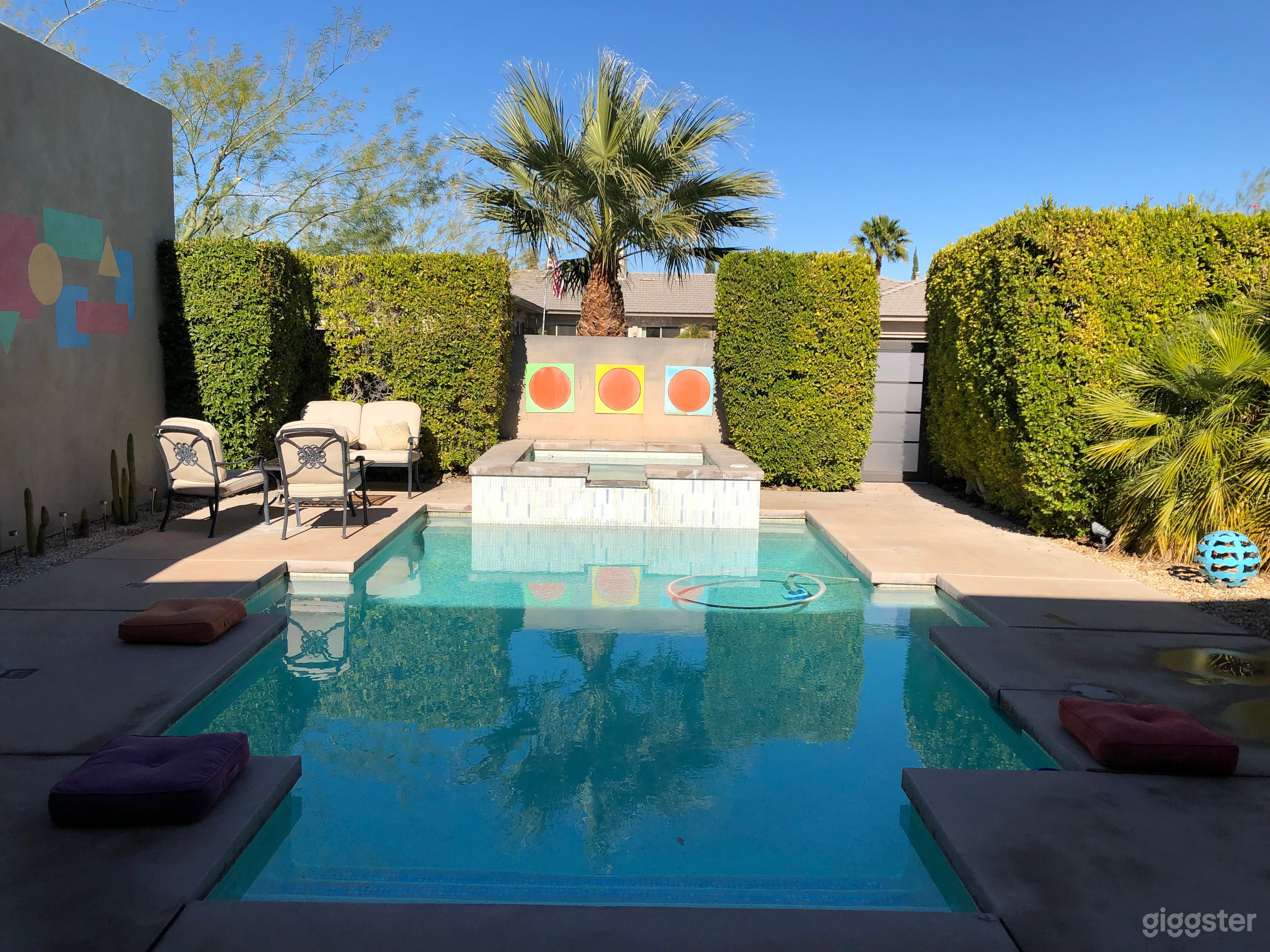 Colorful Artists Mansion Photo 2