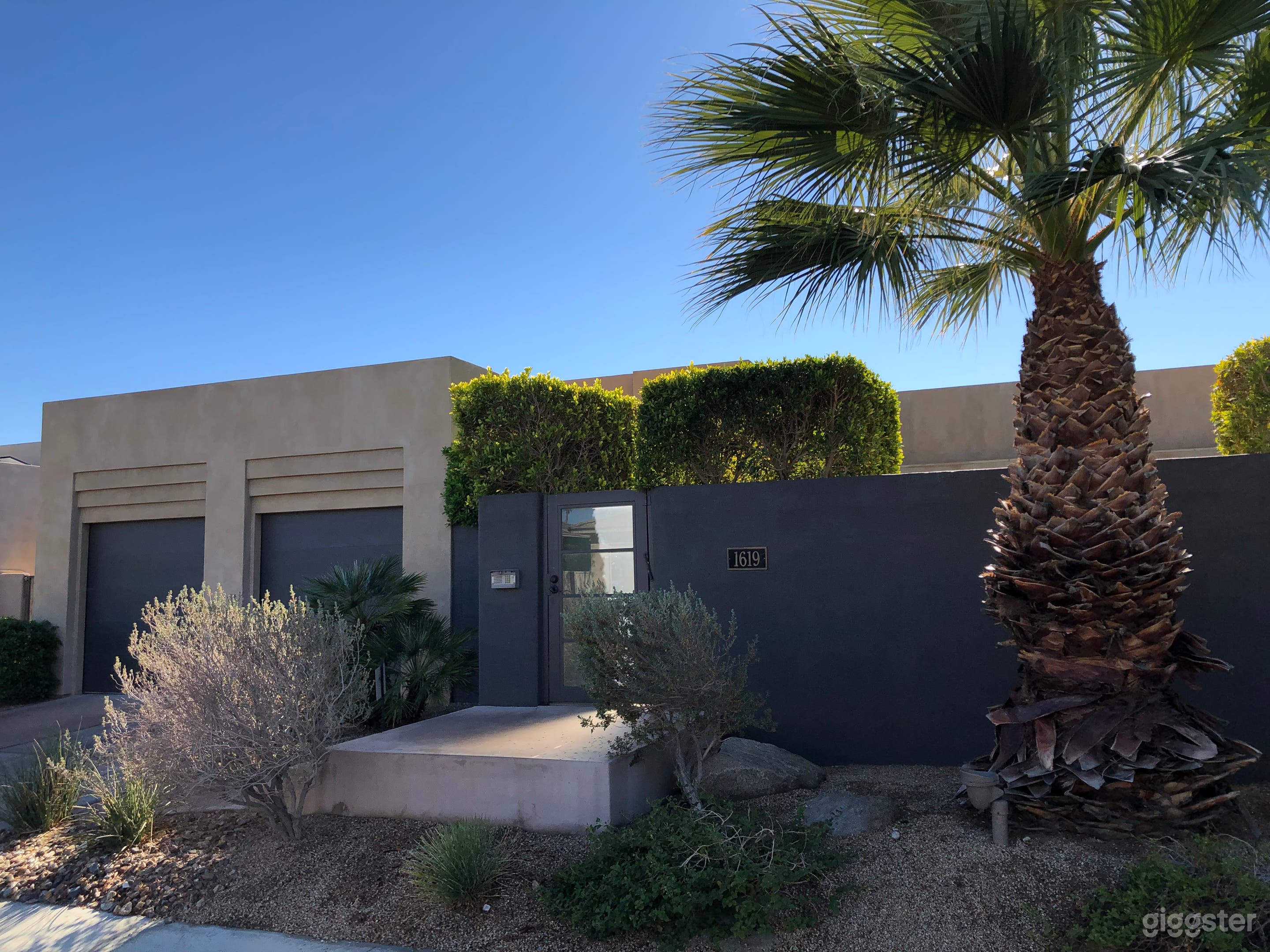 Colorful Artists Mansion Photo 1