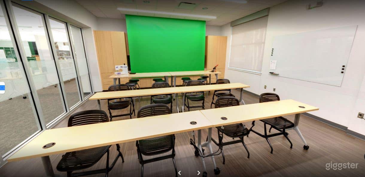 White and Green screen Library Study Room in Greenwell Spring Photo 1