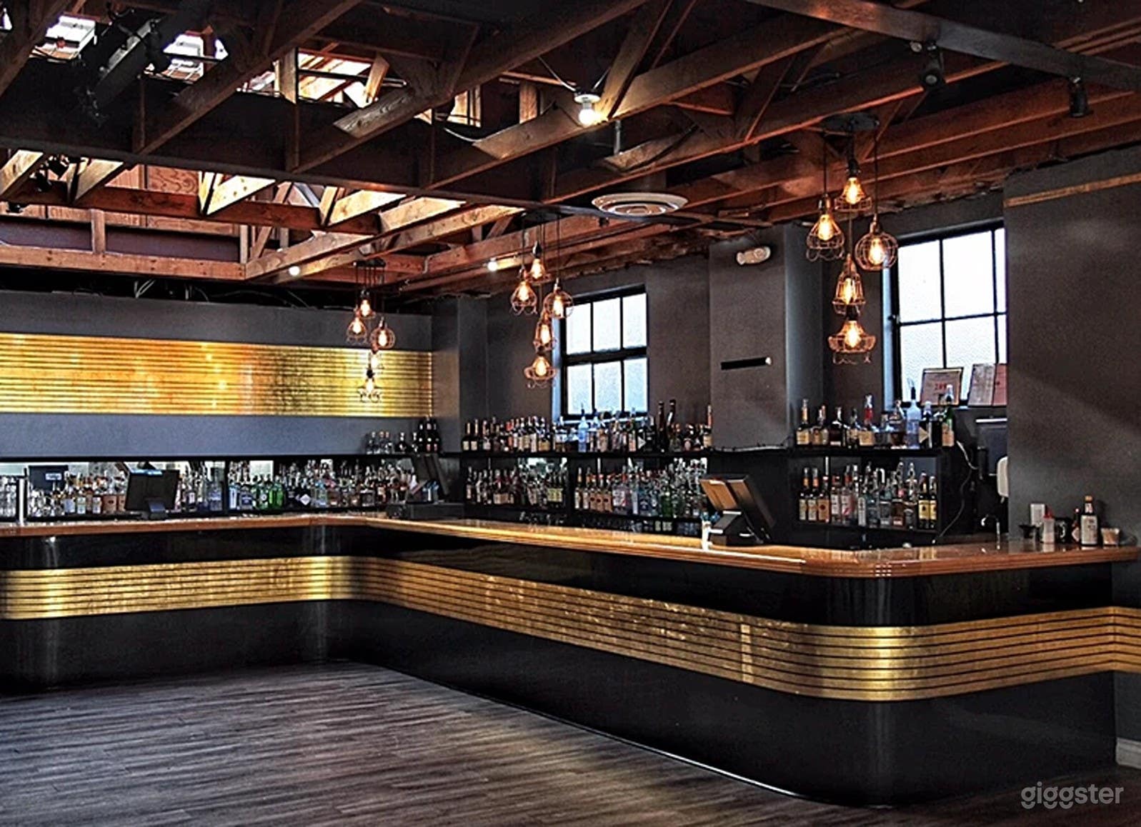 Stunning Full Buy Out Versatile Space Photo 3