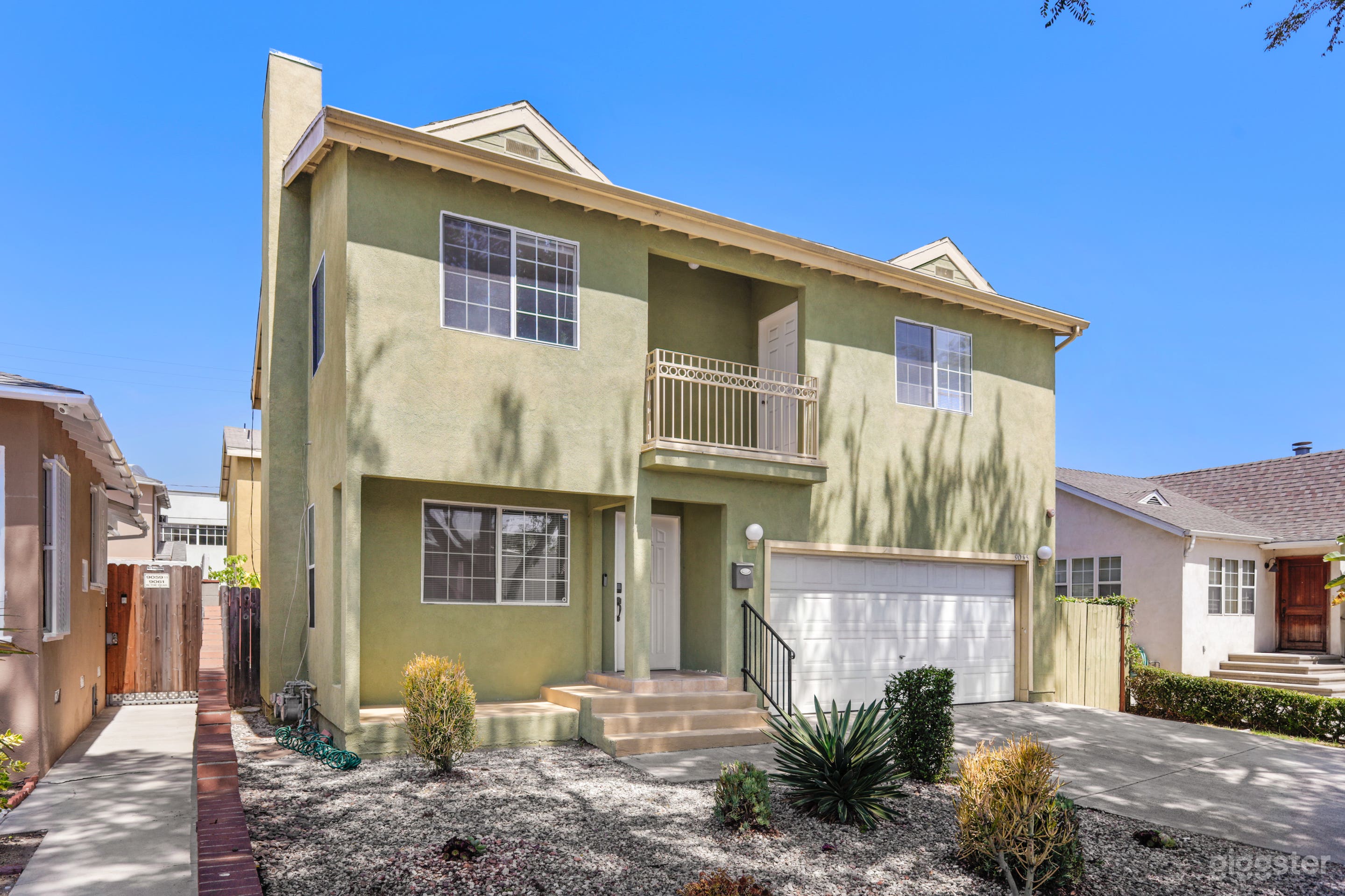 Stylish Home Near Venice Beach in Downtown Culver City Photo 1