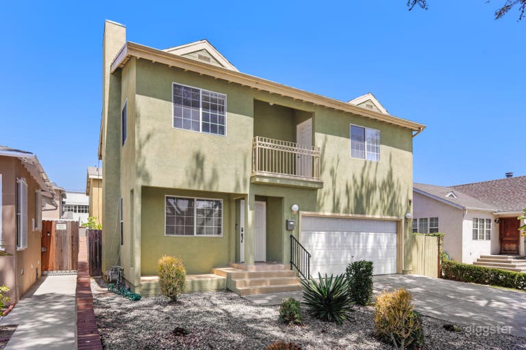  Stylish Home Near Venice Beach in Downtown Culver City 