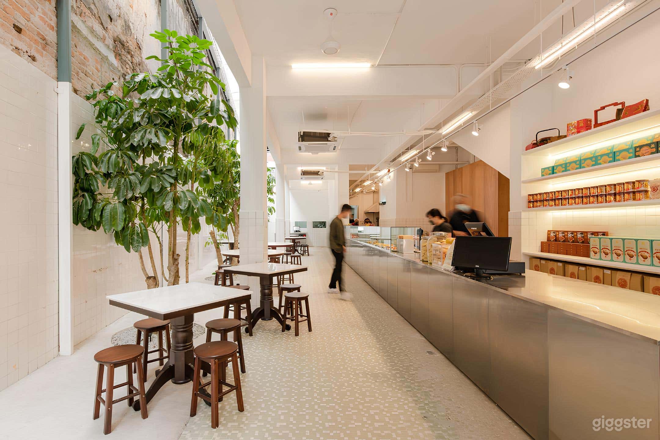Retro 70s-Inspired Café with Modern Touches Photo 1