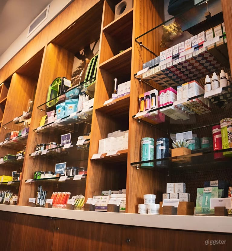  Modern Lounge in SF’s Mission District 