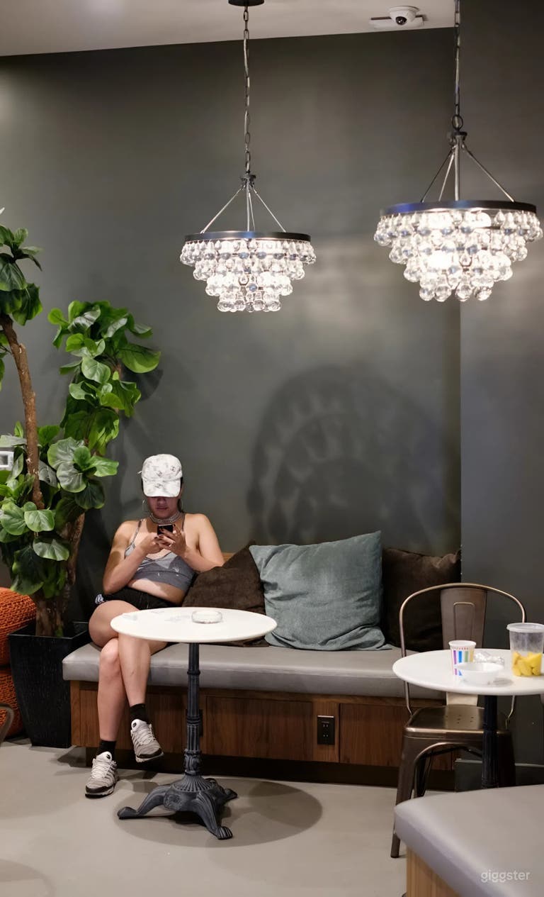  Modern Lounge in SF’s Mission District 