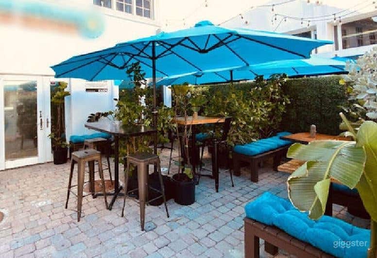 Captivating Outdoor Space Photo 4