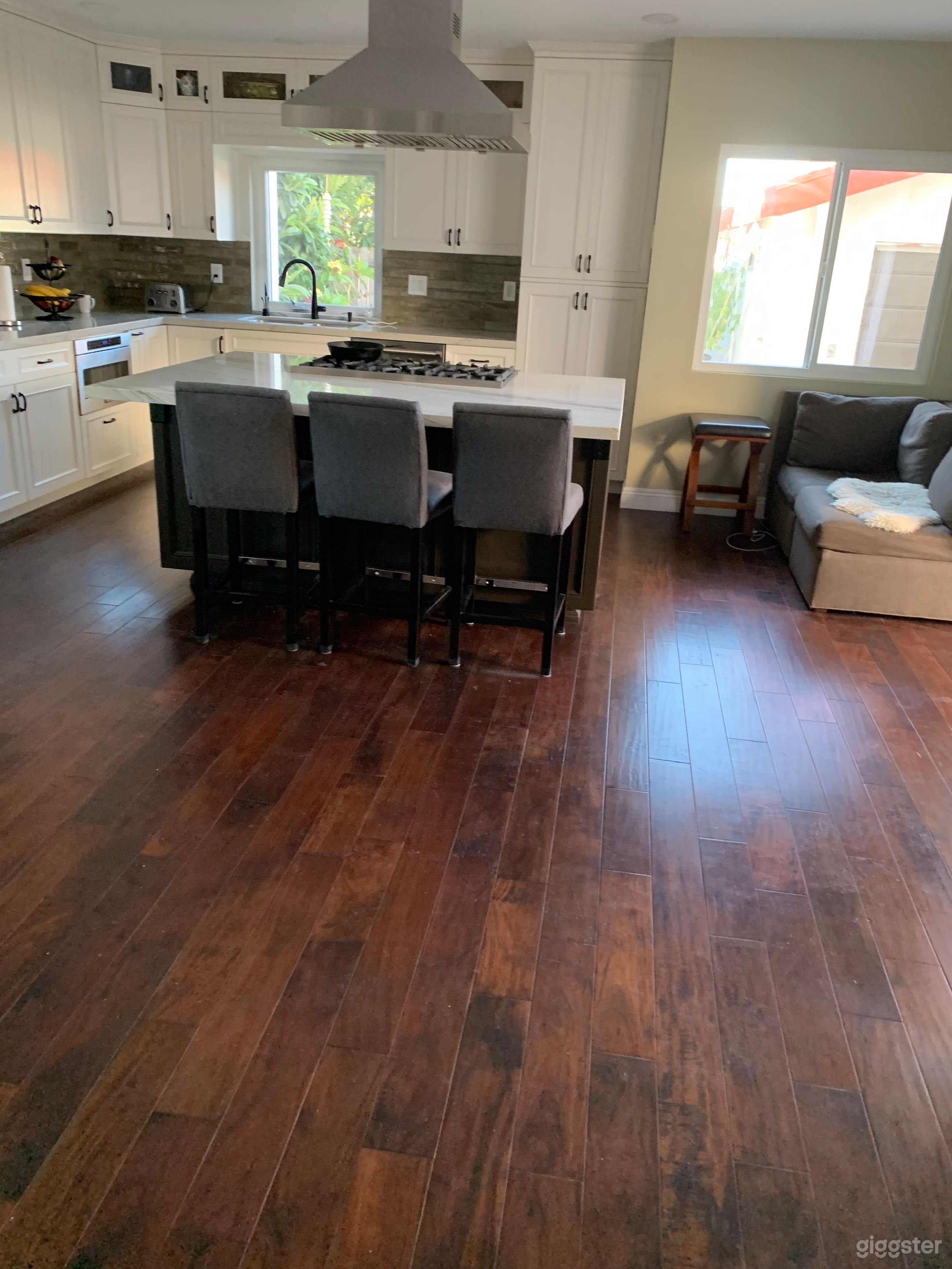 Modern open kitchen  Photo 2