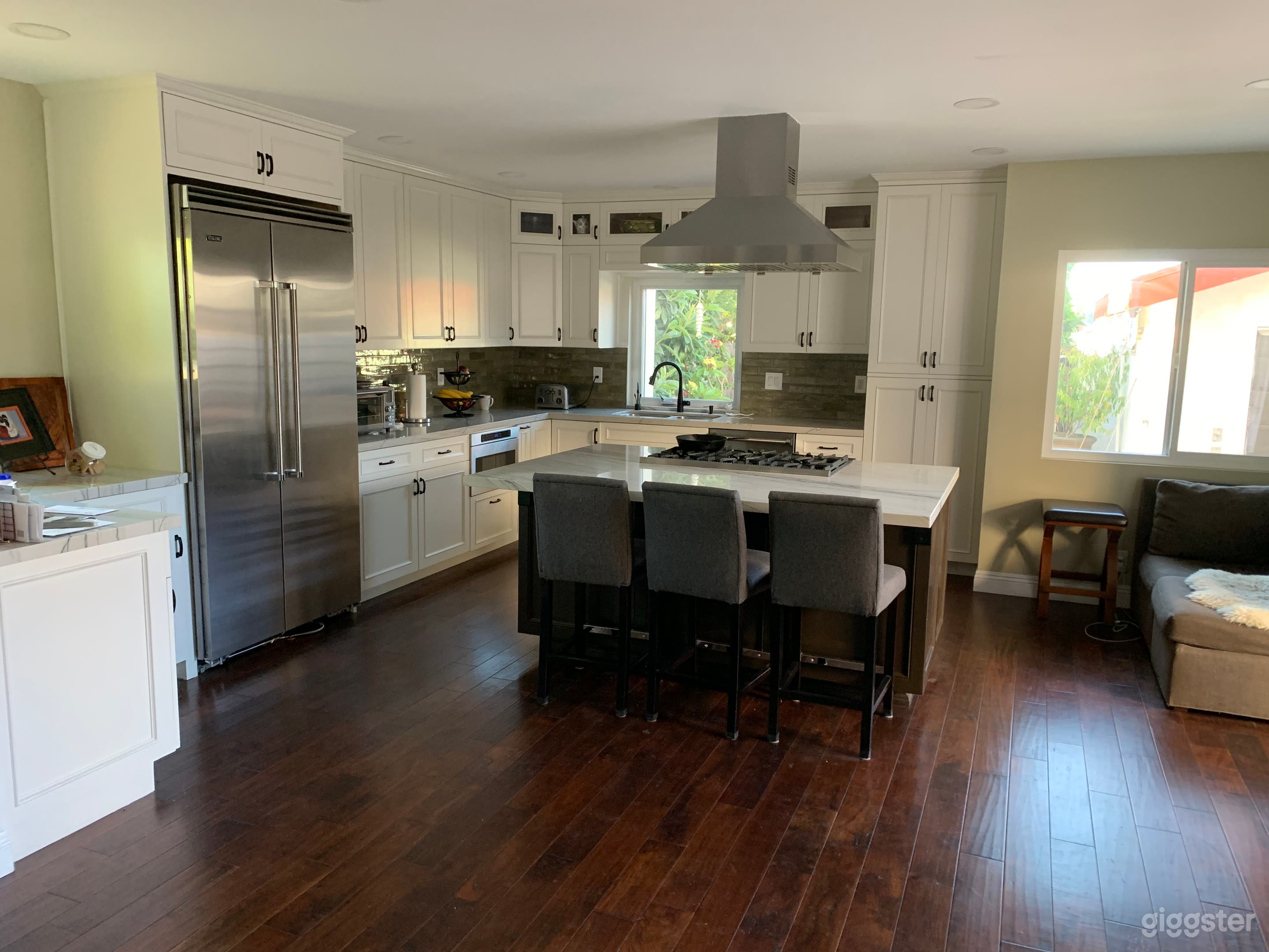 Modern open kitchen  Photo 1