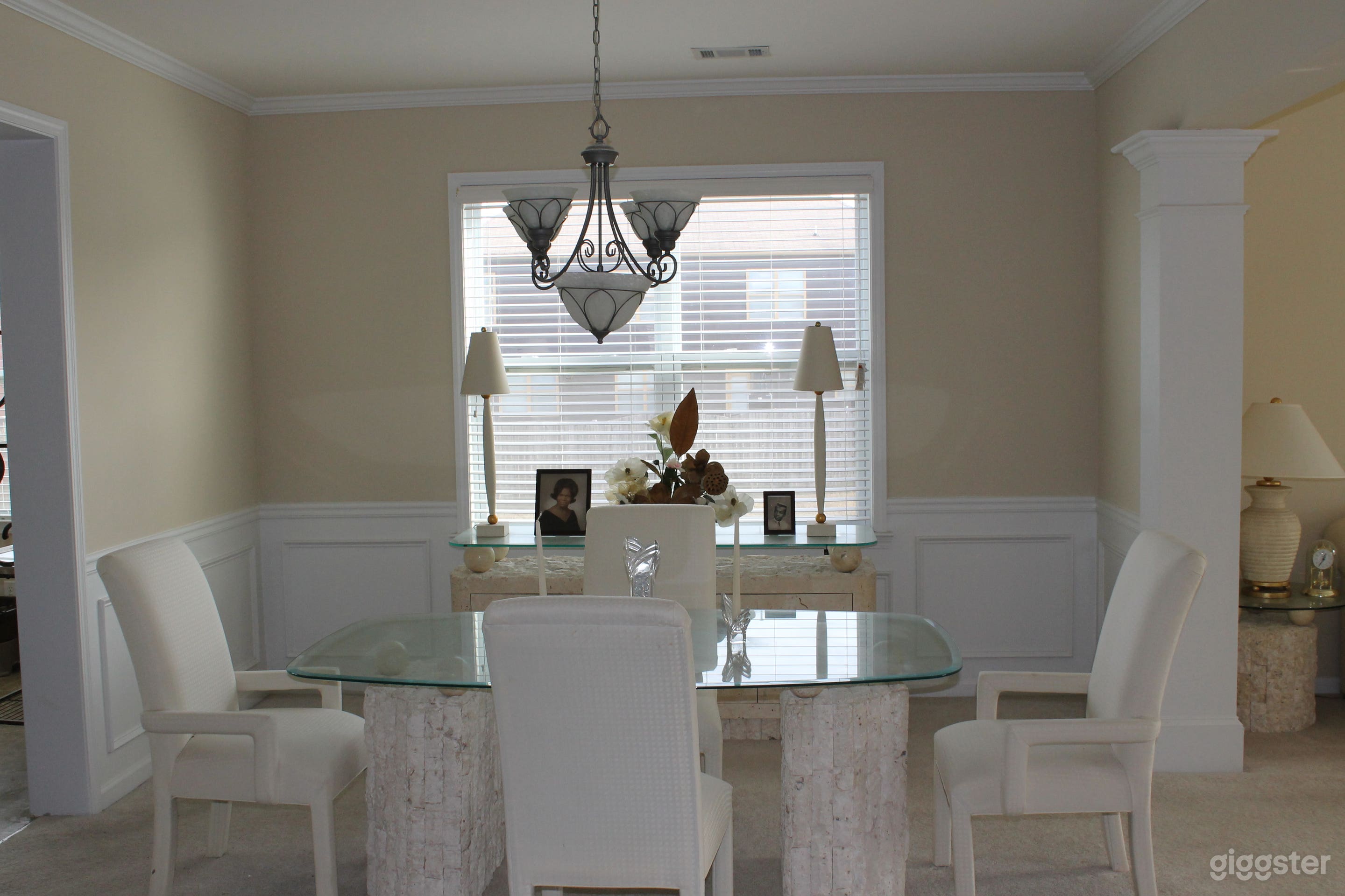 Formal dining room 