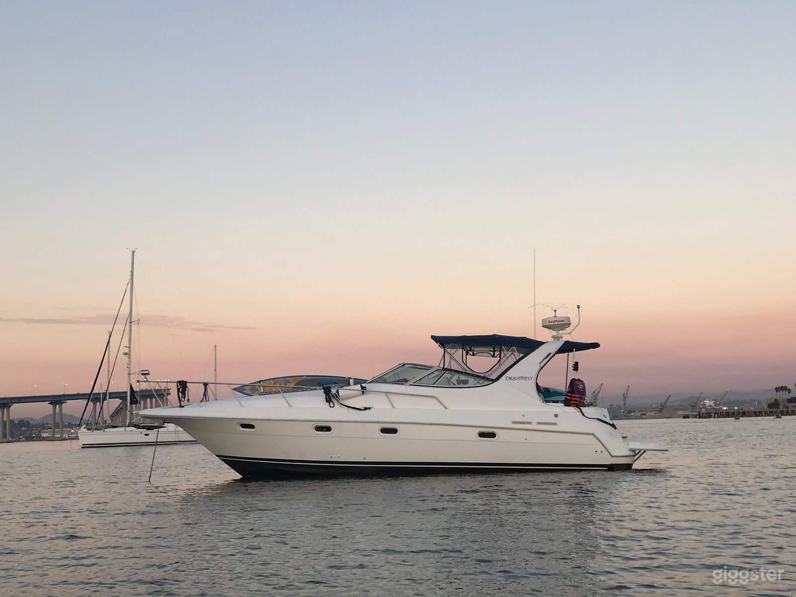 40' CRUISER SPORT YACHT Photo 1