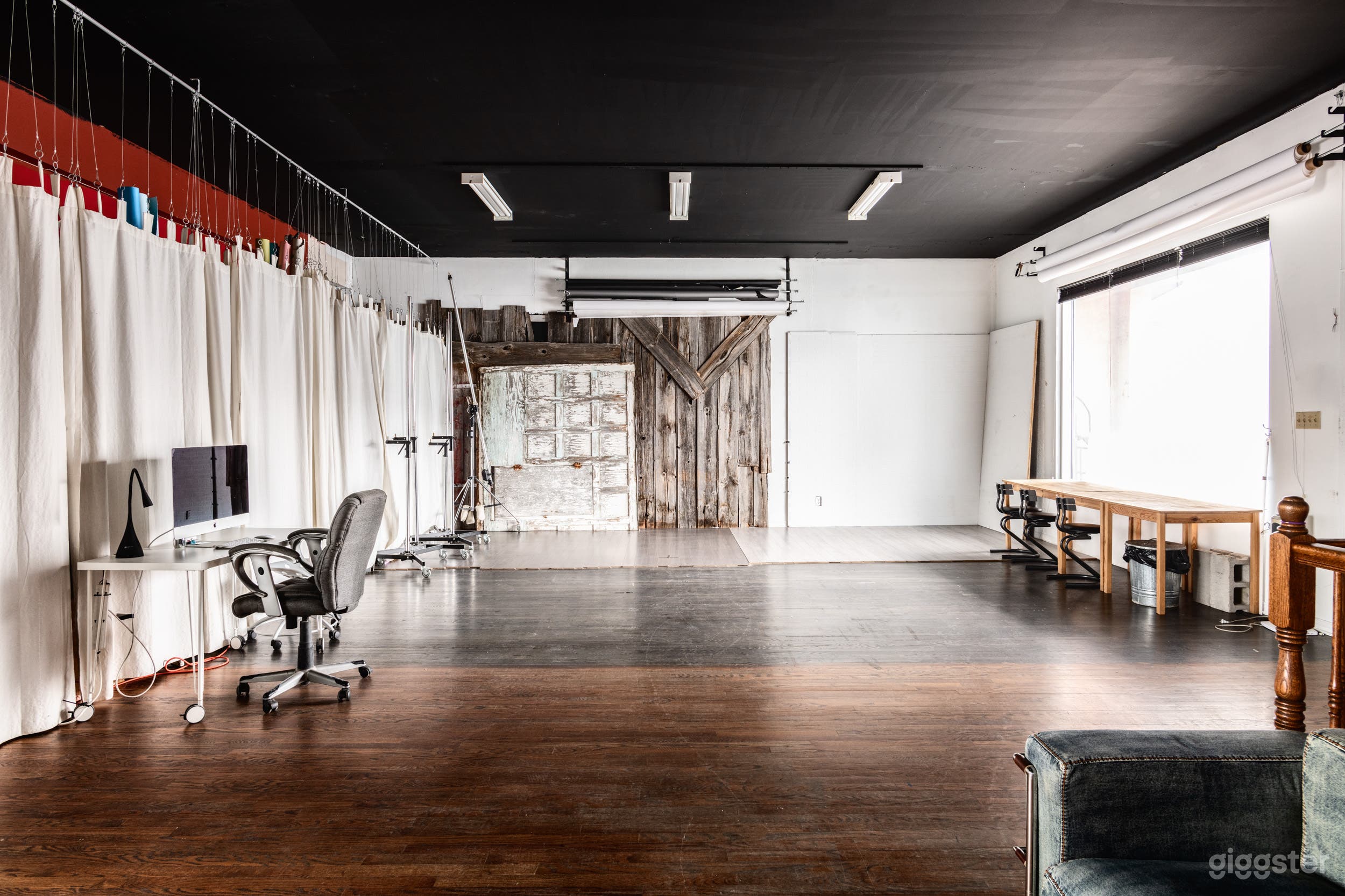 Little Italy Studio Photo 3