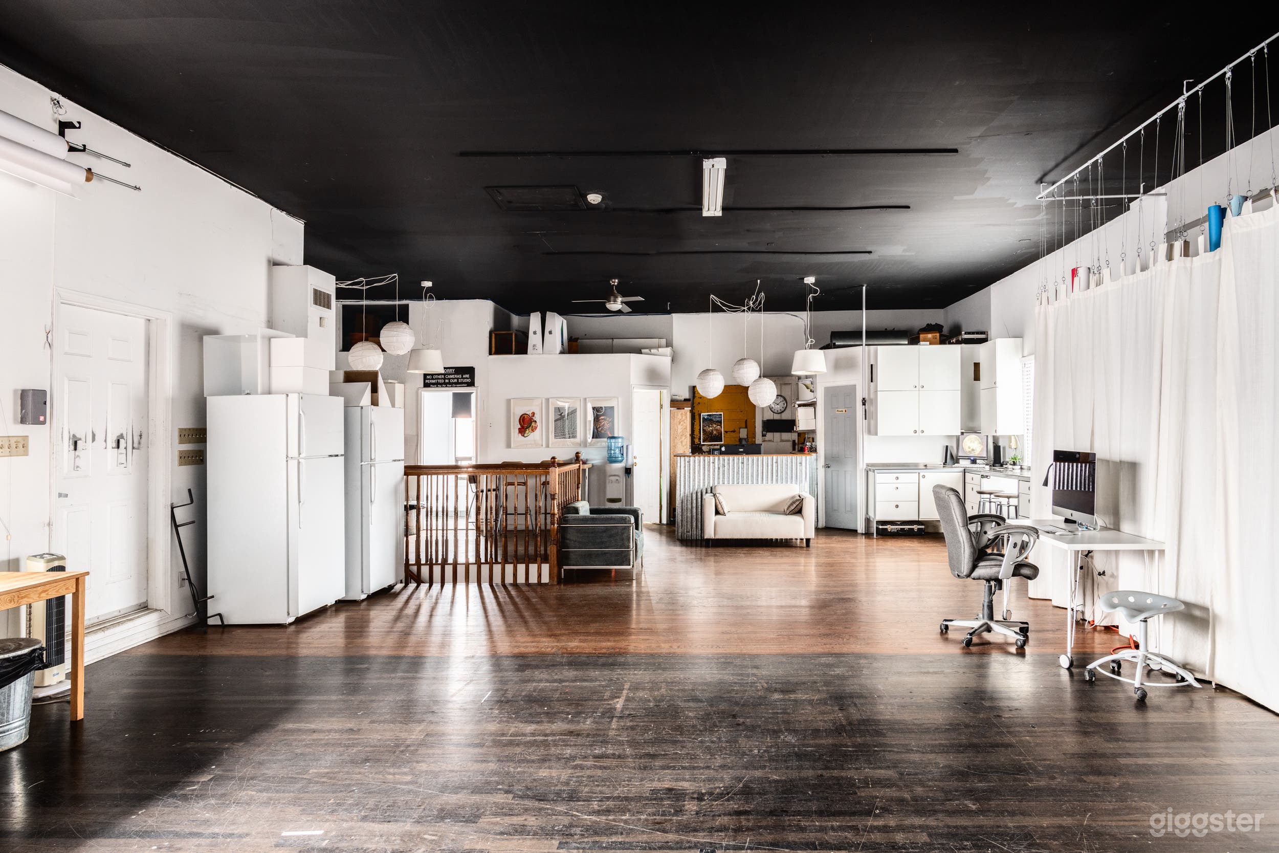 Little Italy Studio Photo 2