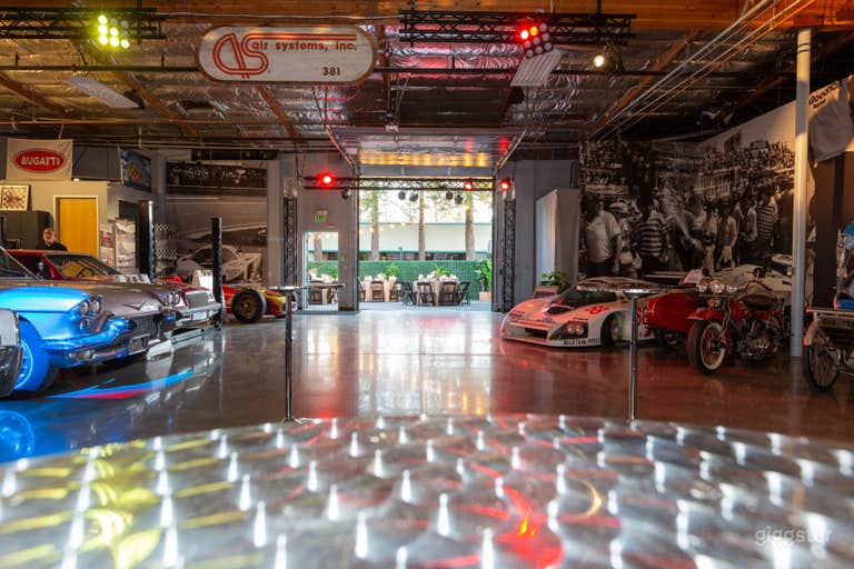  Automobile Themed Parkade 