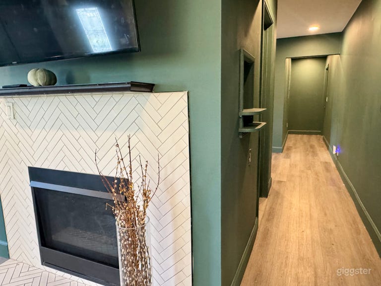  Sherman Oaks Home w/ Trendy Teen Rooms & Backyard 